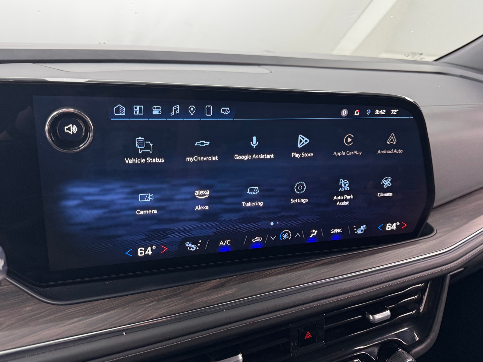 Thumbnail: 2025 Chevrolet Suburban - 3