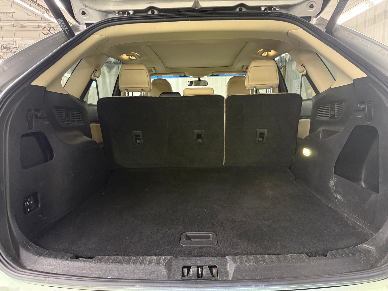 Thumbnail: 2016 Ford Edge - 7