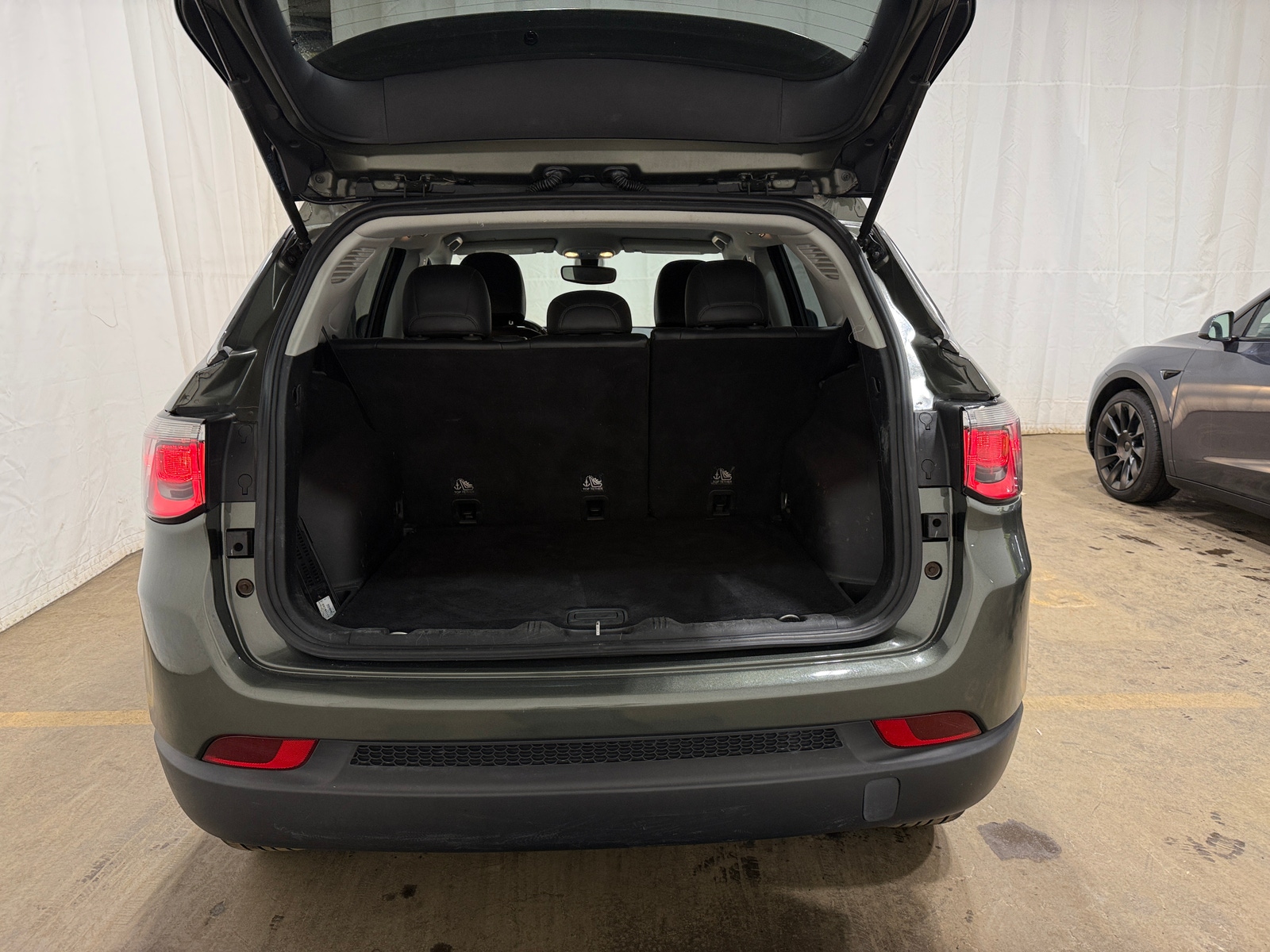 Thumbnail: 2017 Jeep Compass - 7