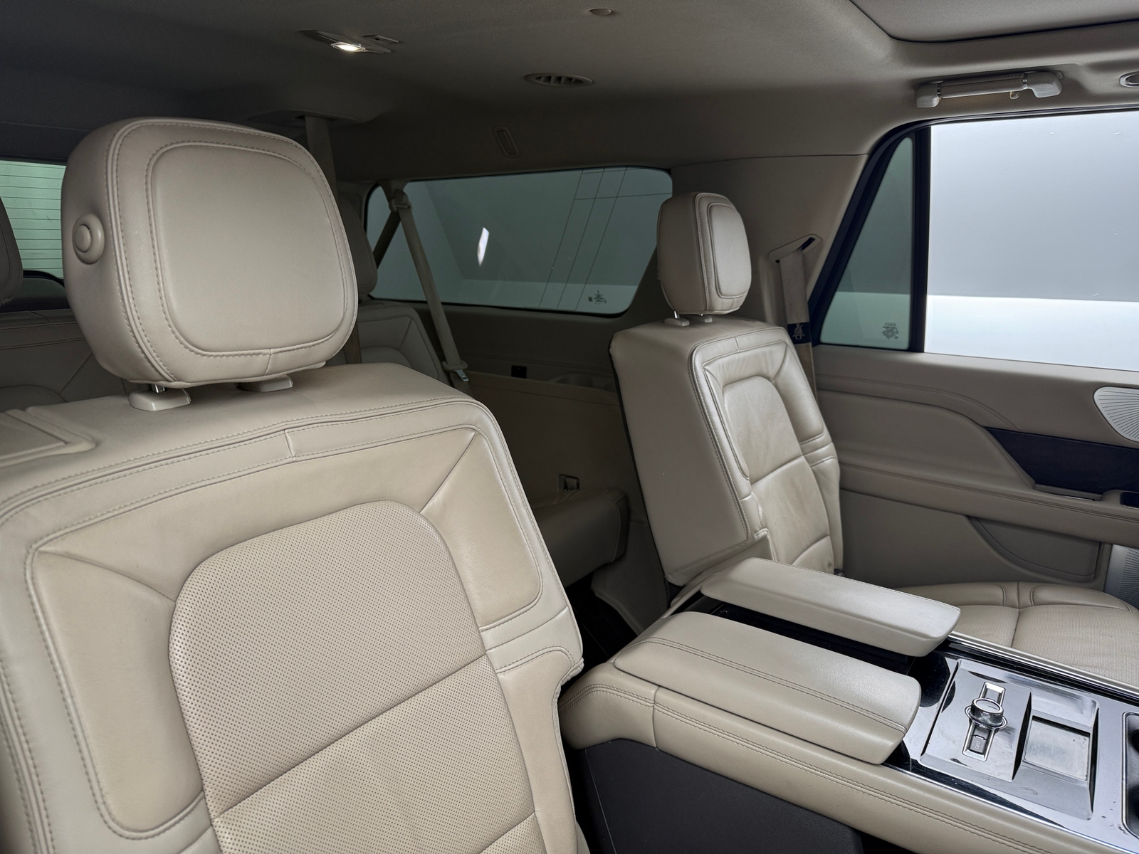 Thumbnail: 2019 Lincoln Navigator L - 5