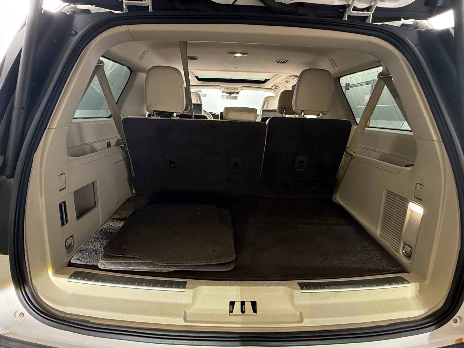 Thumbnail: 2019 Lincoln Navigator L - 6