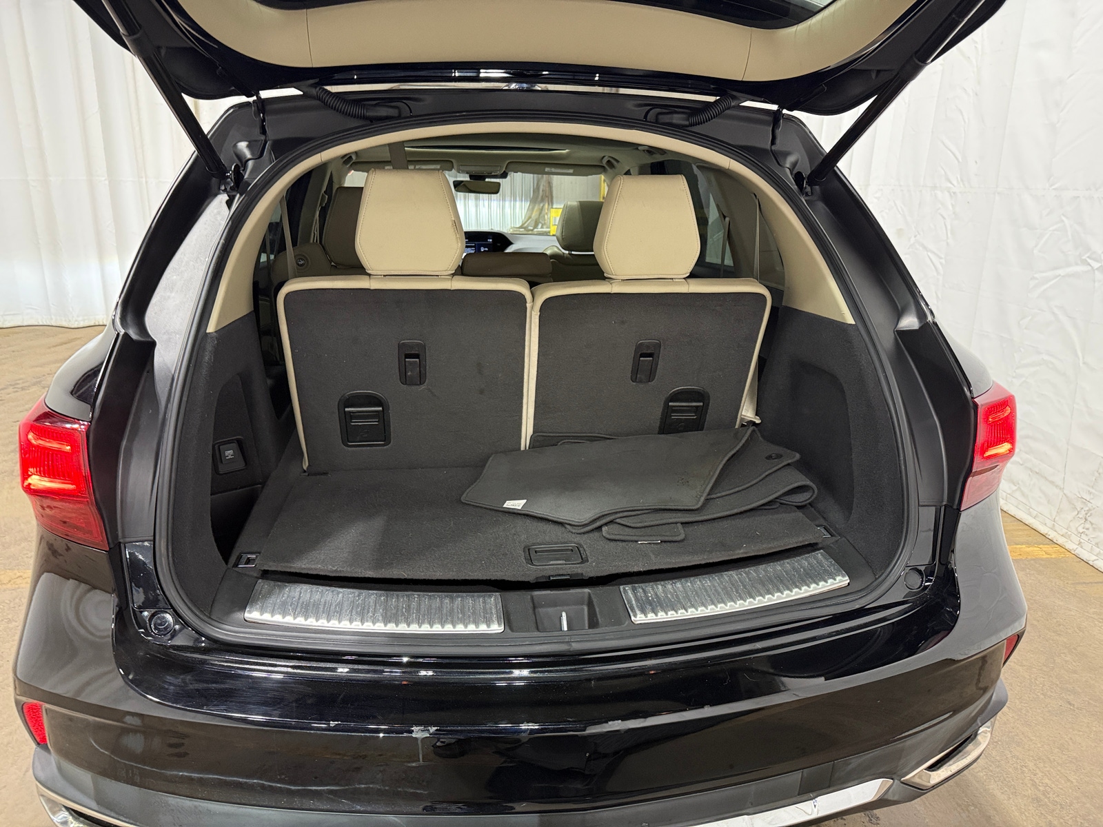 Thumbnail: 2020 Acura MDX - 6