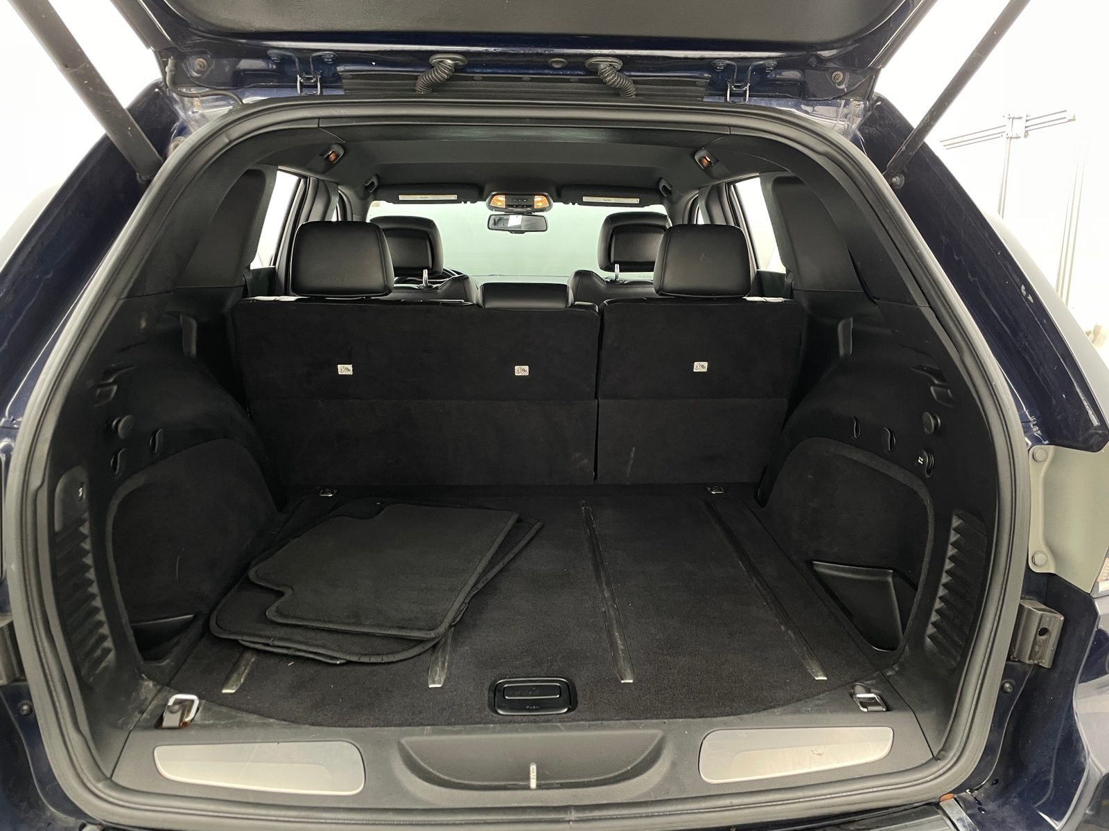 Thumbnail: 2015 Jeep Grand Cherokee - 6