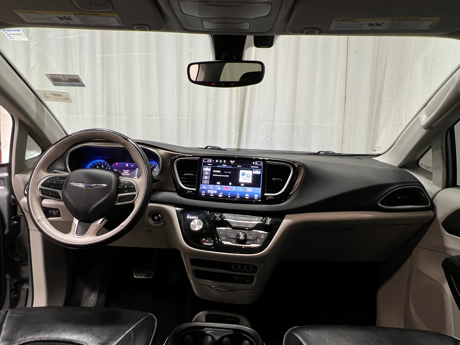 Thumbnail: 2018 Chrysler Pacifica - 2