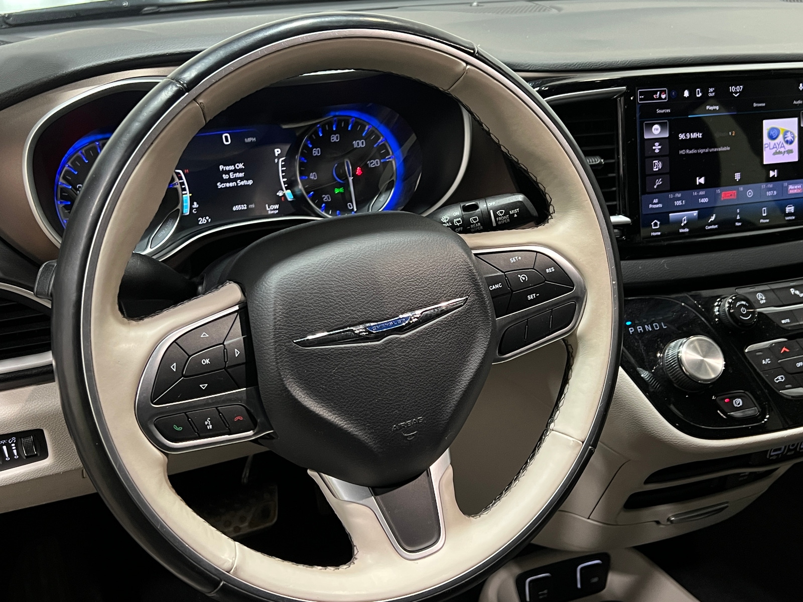 Thumbnail: 2018 Chrysler Pacifica - 4