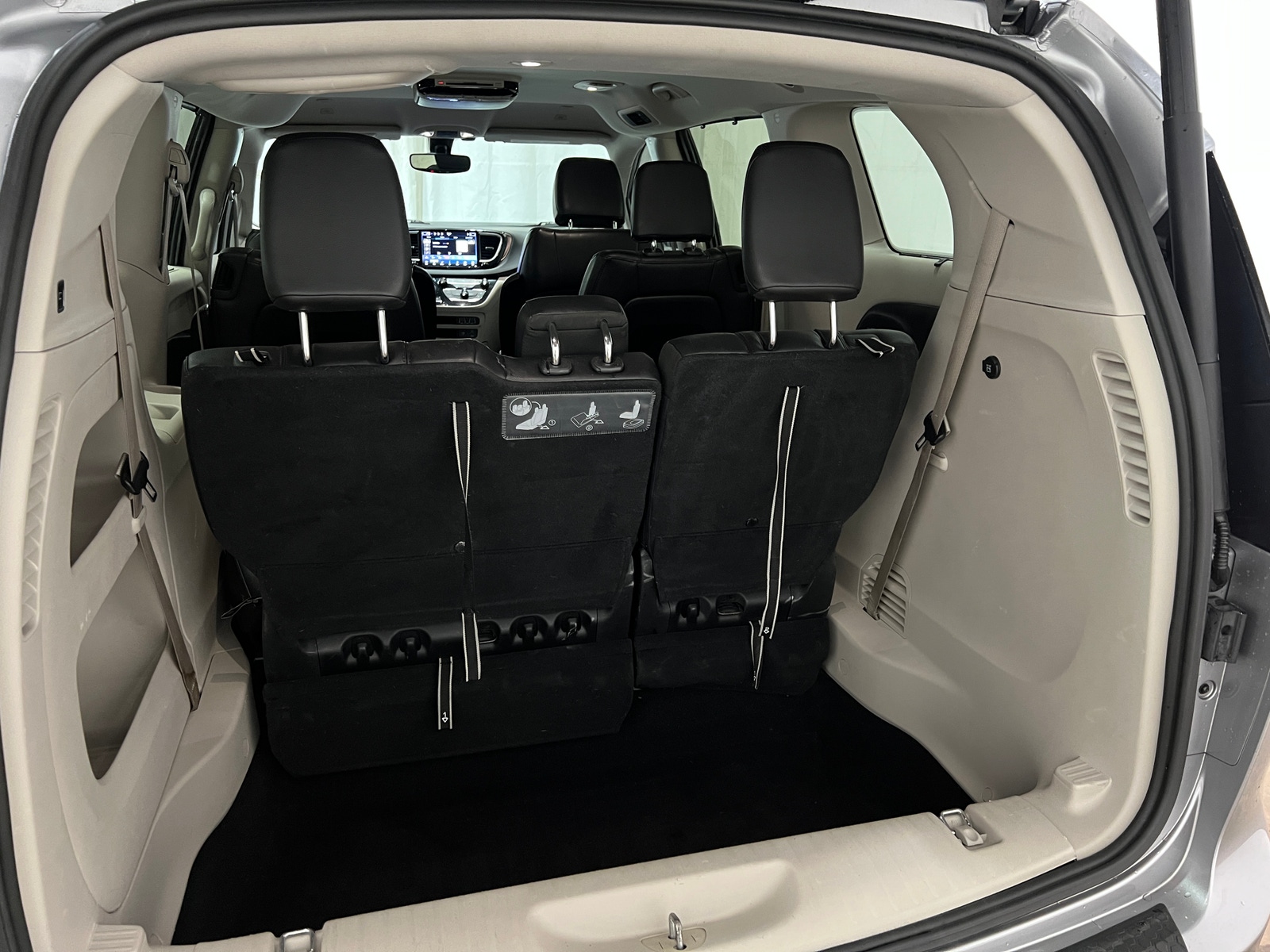 Thumbnail: 2018 Chrysler Pacifica - 6