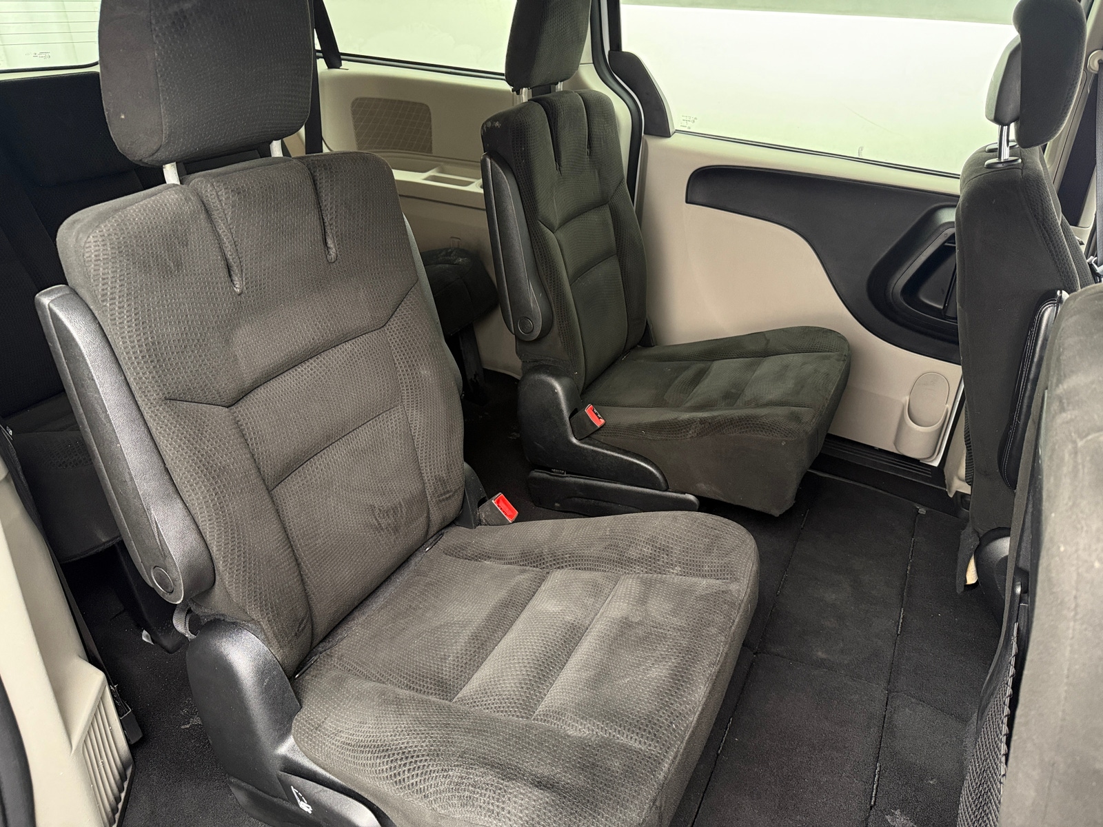 Thumbnail: 2016 Dodge Grand Caravan - 6