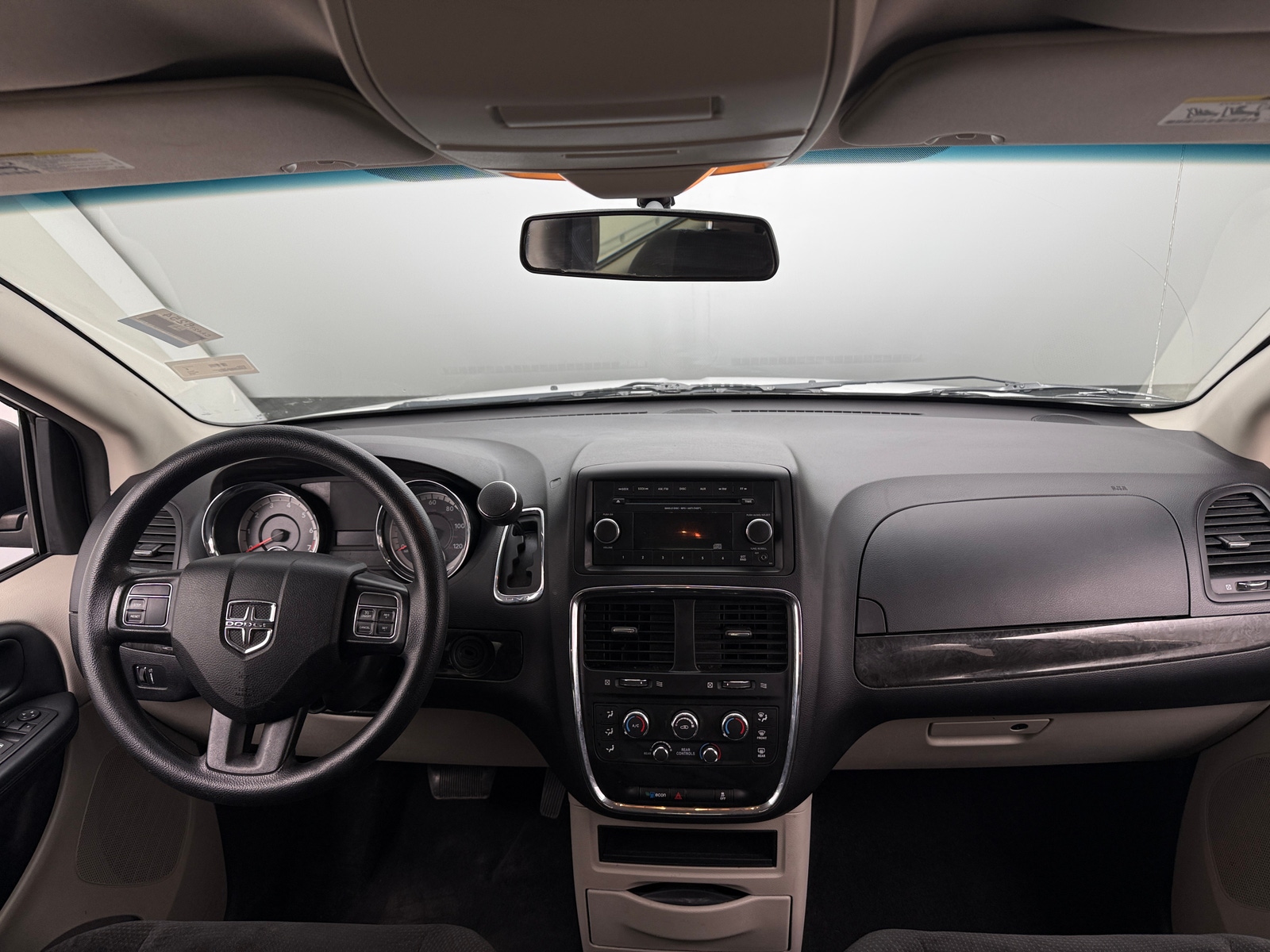 Thumbnail: 2016 Dodge Grand Caravan - 3