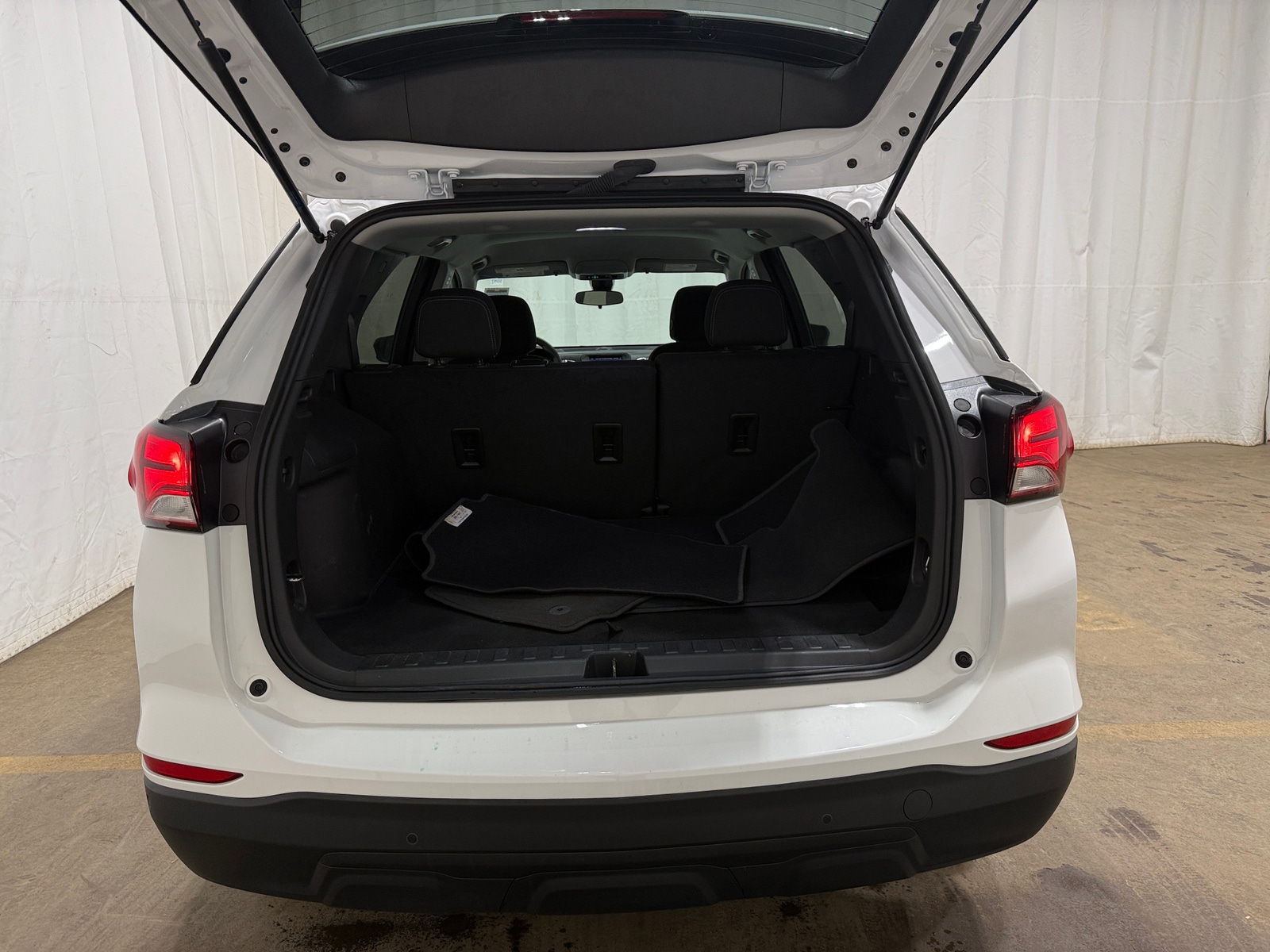 Thumbnail: 2024 Chevrolet Equinox - 7