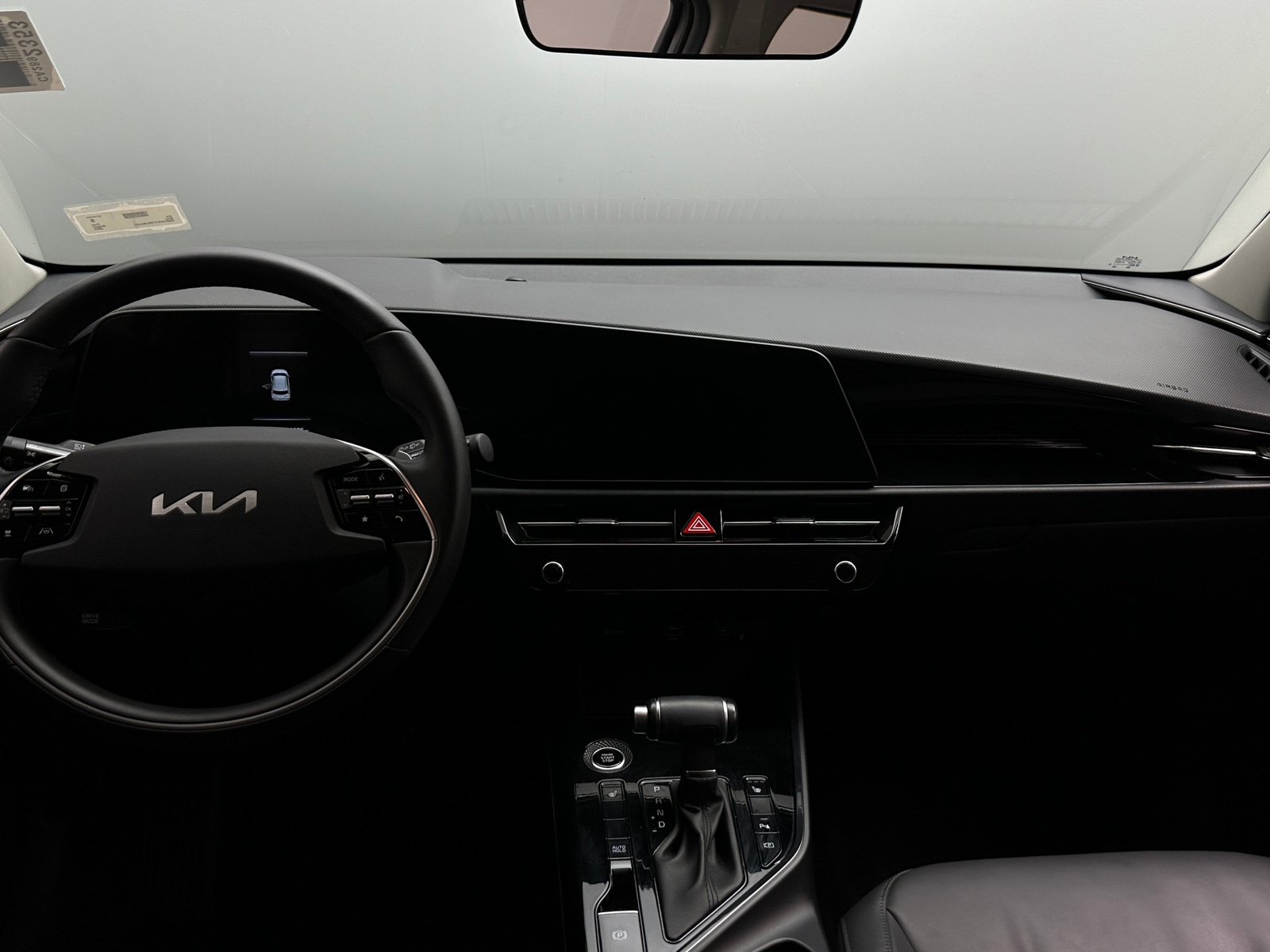 Thumbnail: 2024 Kia Niro - 3