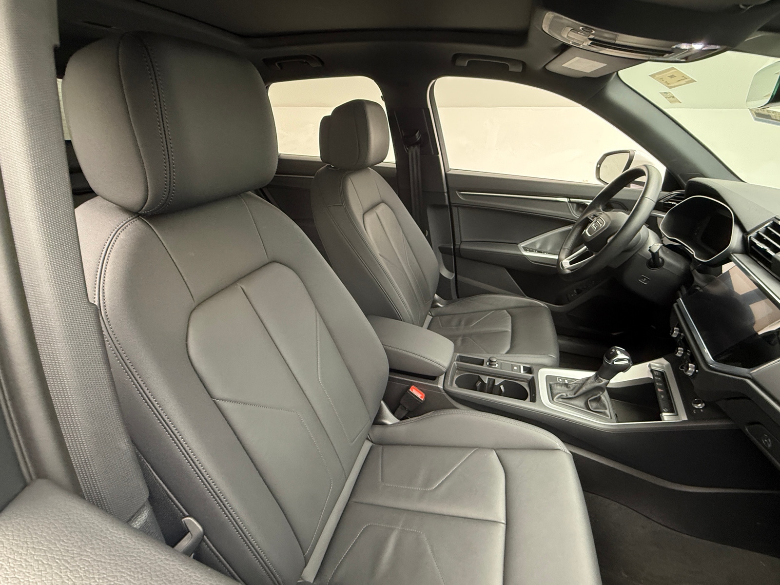 Thumbnail: 2022 Audi Q3 - 2