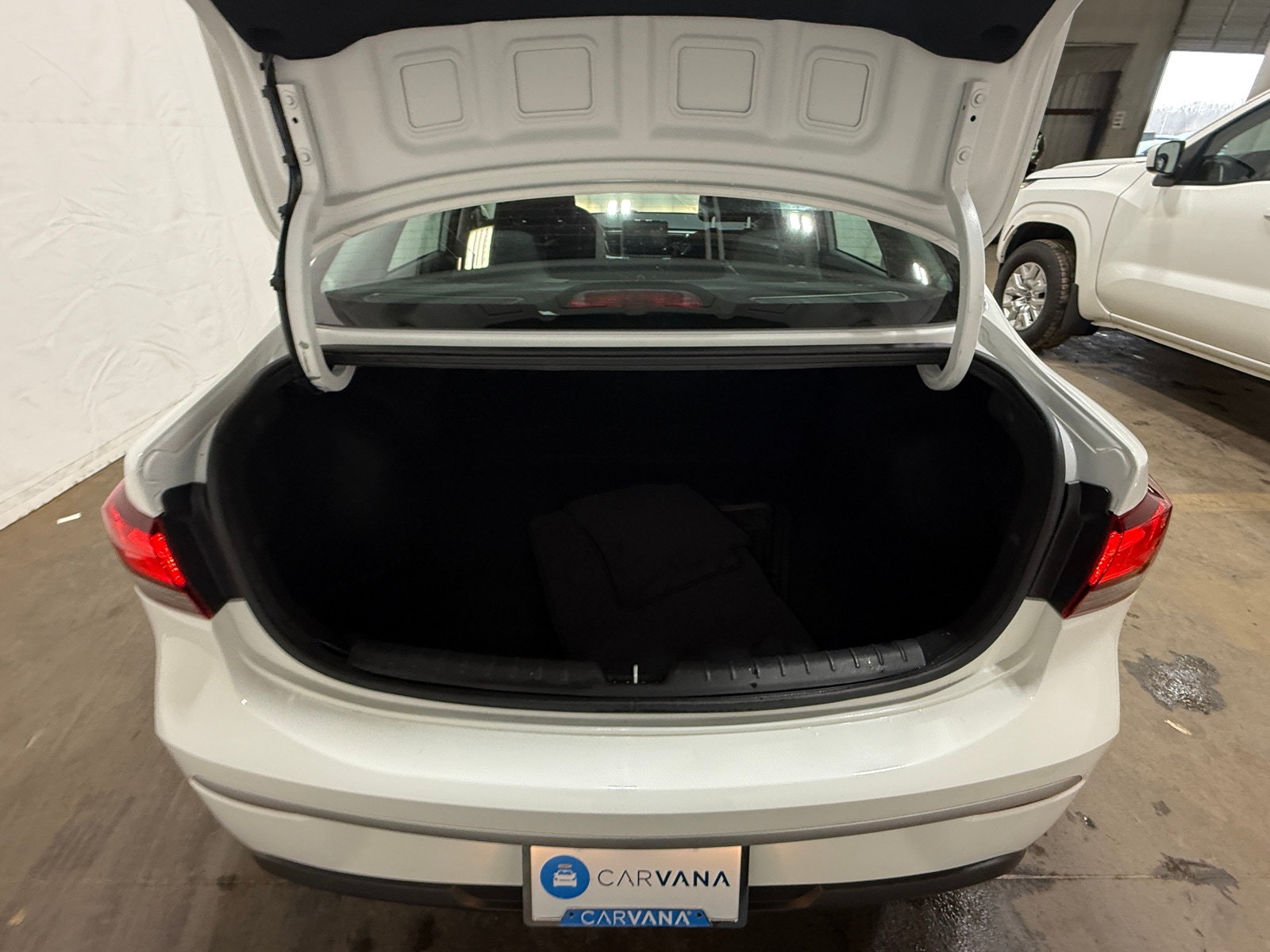 Thumbnail: 2023 Kia Rio - 7