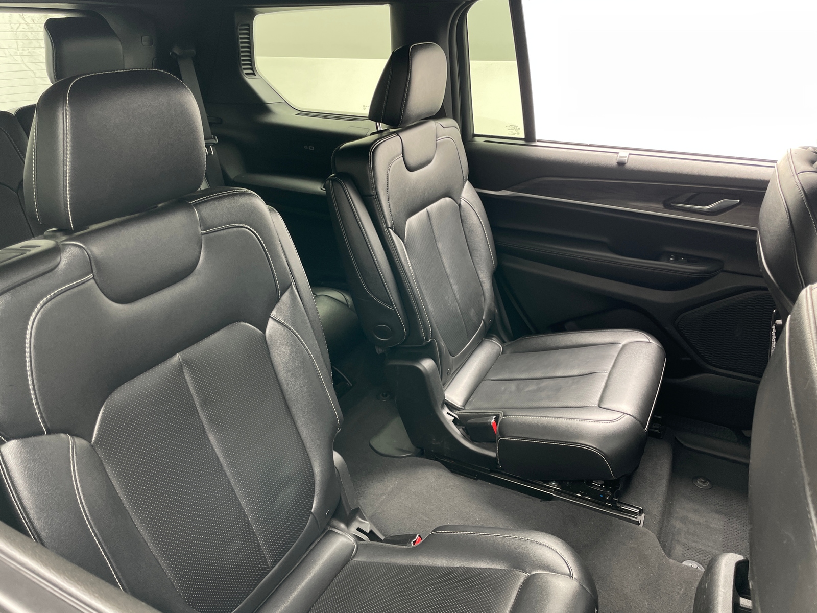 Thumbnail: 2024 Jeep Grand Cherokee L - 5