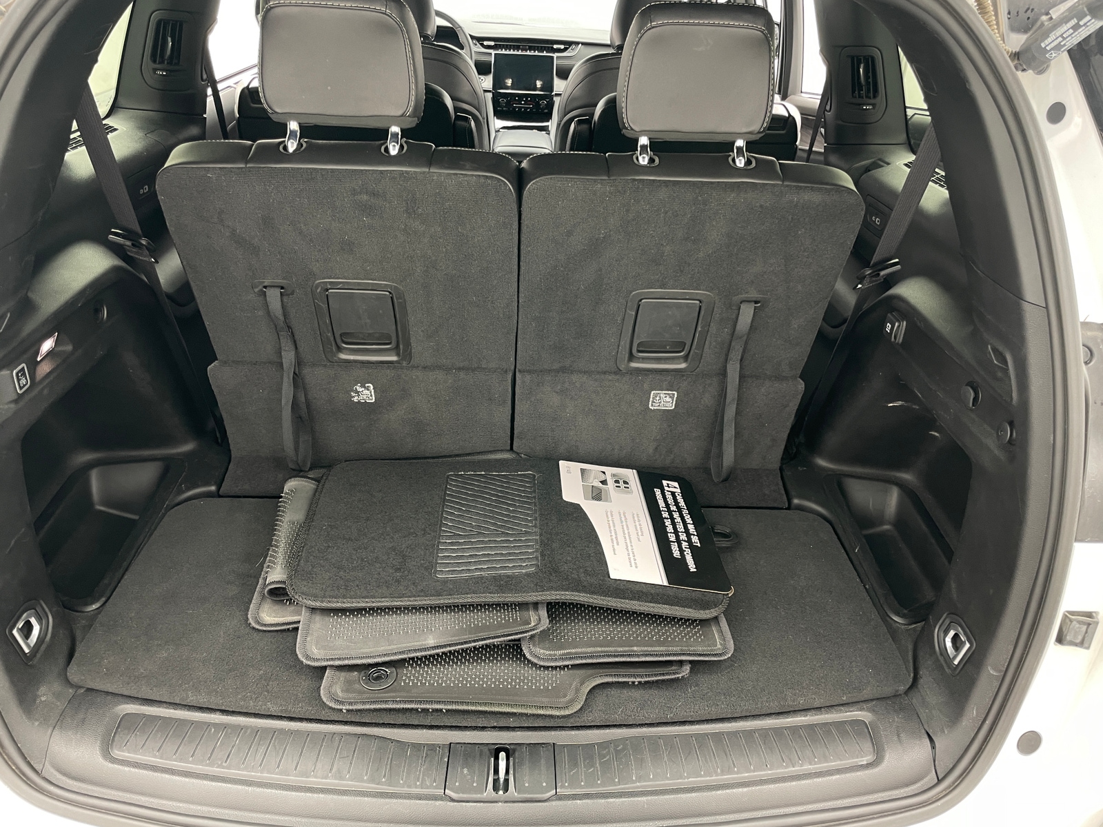 Thumbnail: 2024 Jeep Grand Cherokee L - 6