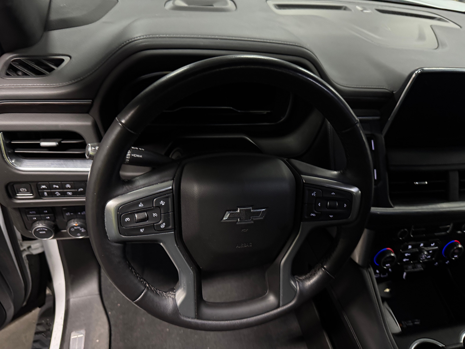 Thumbnail: 2022 Chevrolet Tahoe - 4