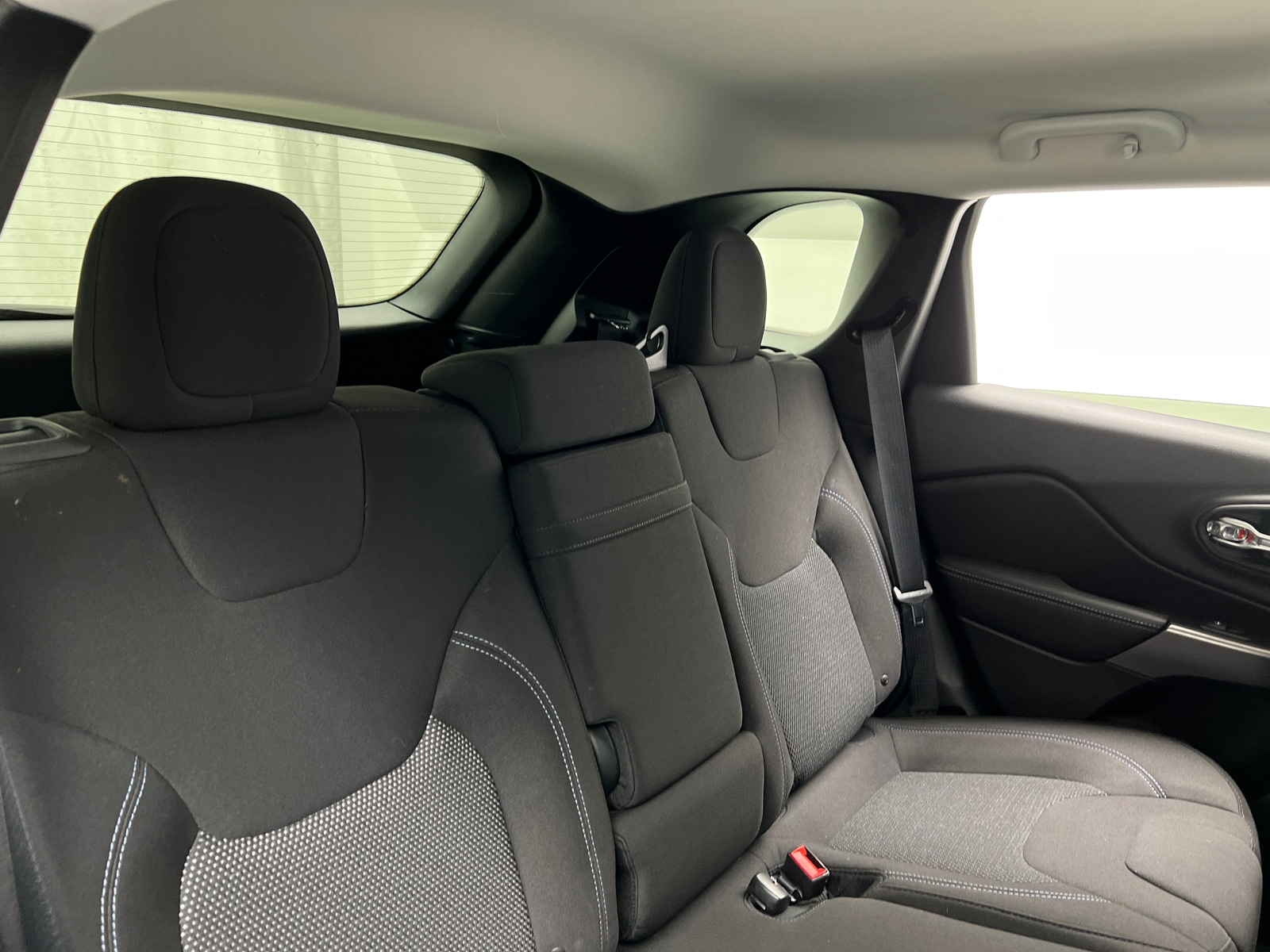 Thumbnail: 2019 Jeep Cherokee - 6