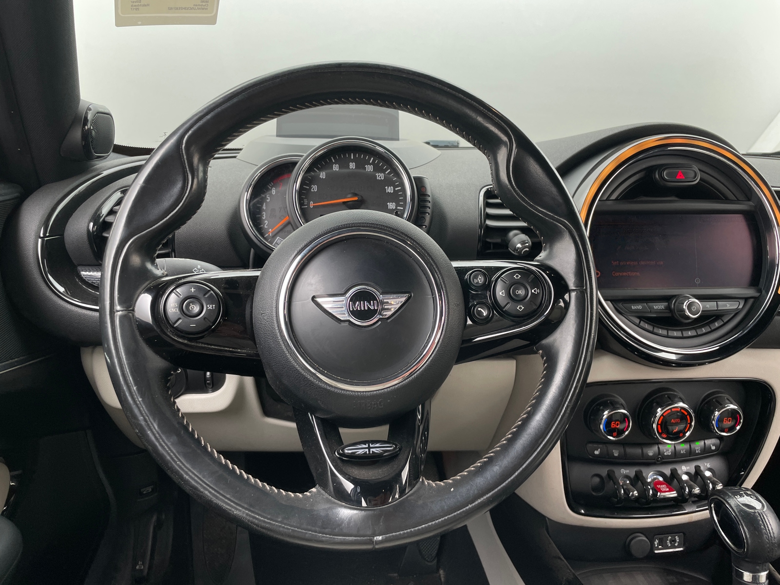 Thumbnail: 2017 MINI Cooper Clubman - 4