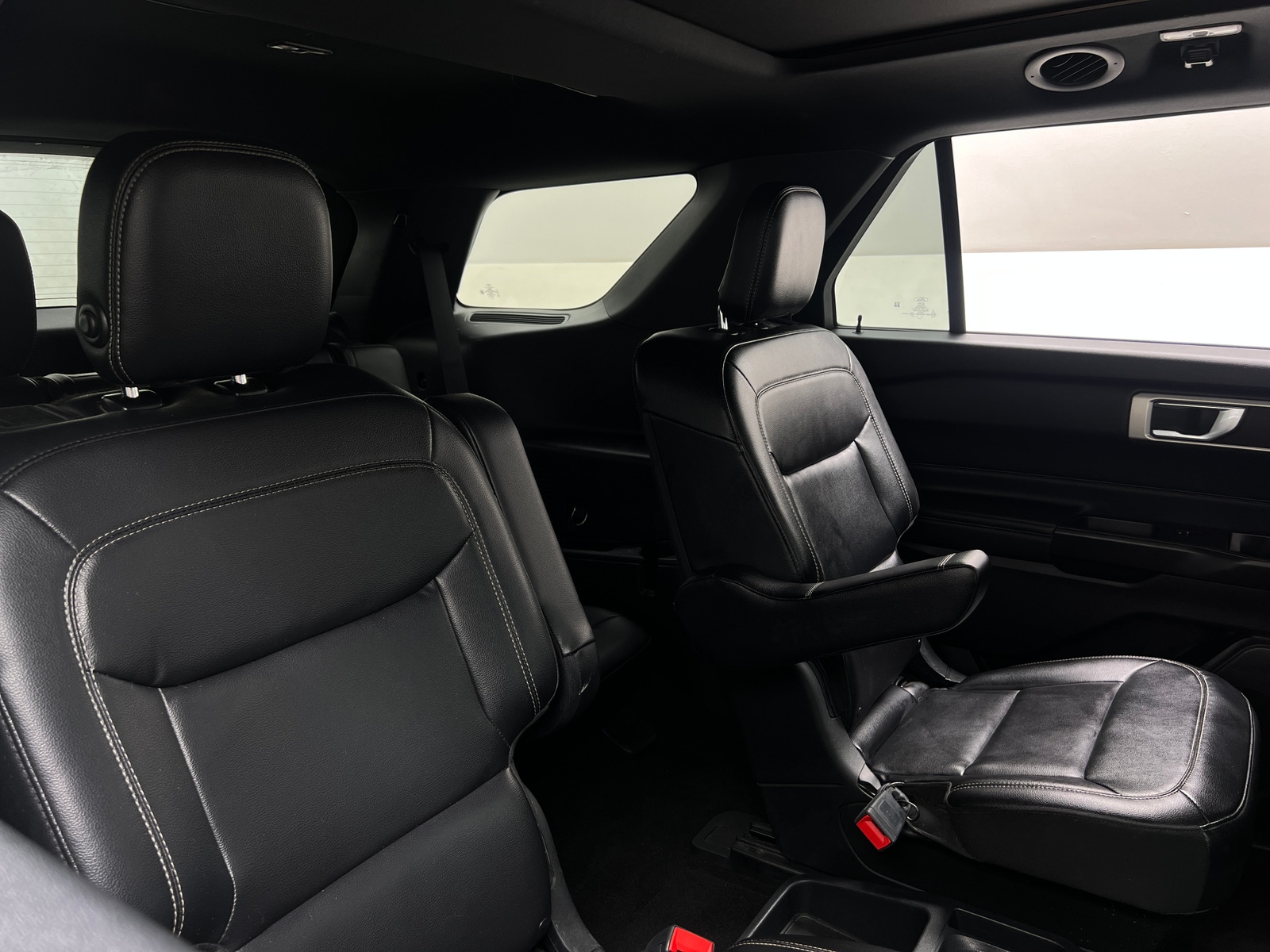 Thumbnail: 2020 Ford Explorer - 6