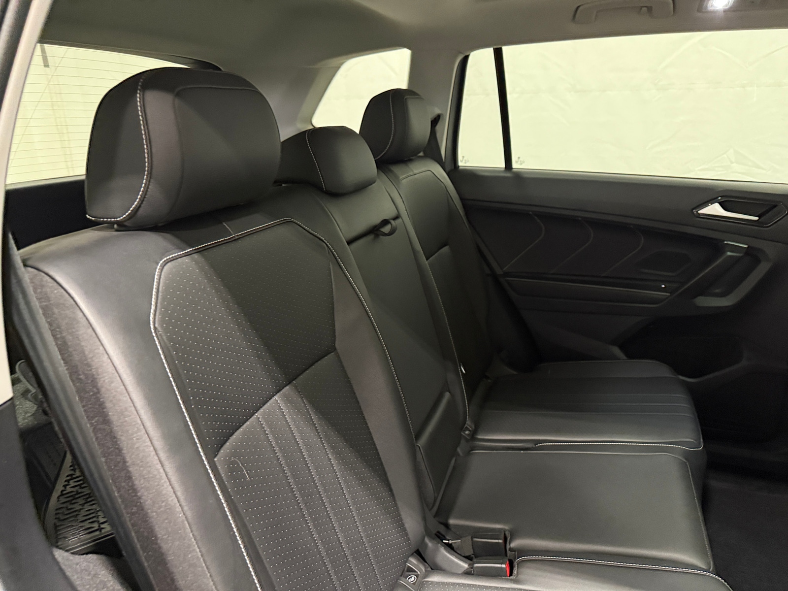 Thumbnail: 2023 Volkswagen Tiguan - 5