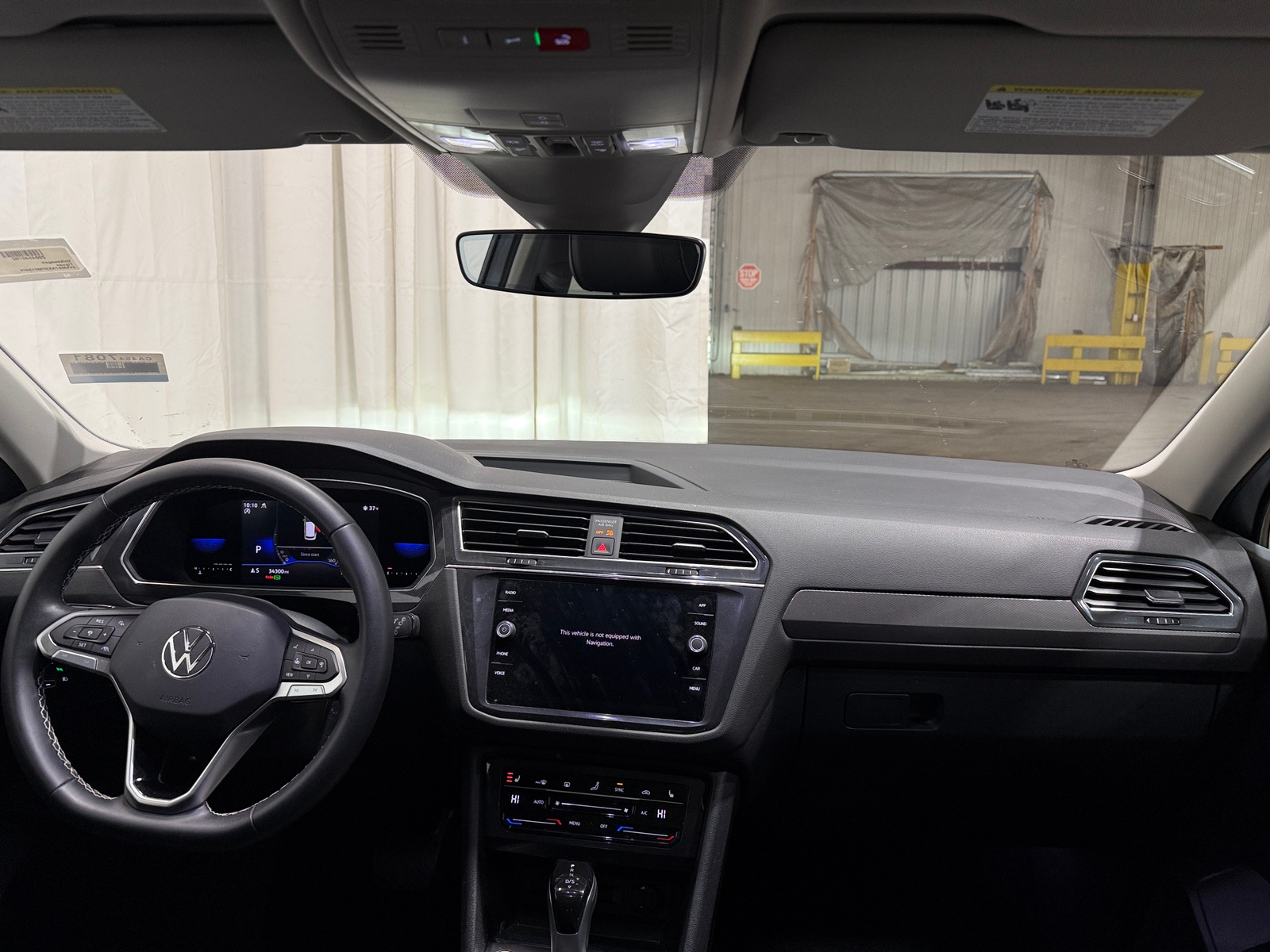 Thumbnail: 2023 Volkswagen Tiguan - 2