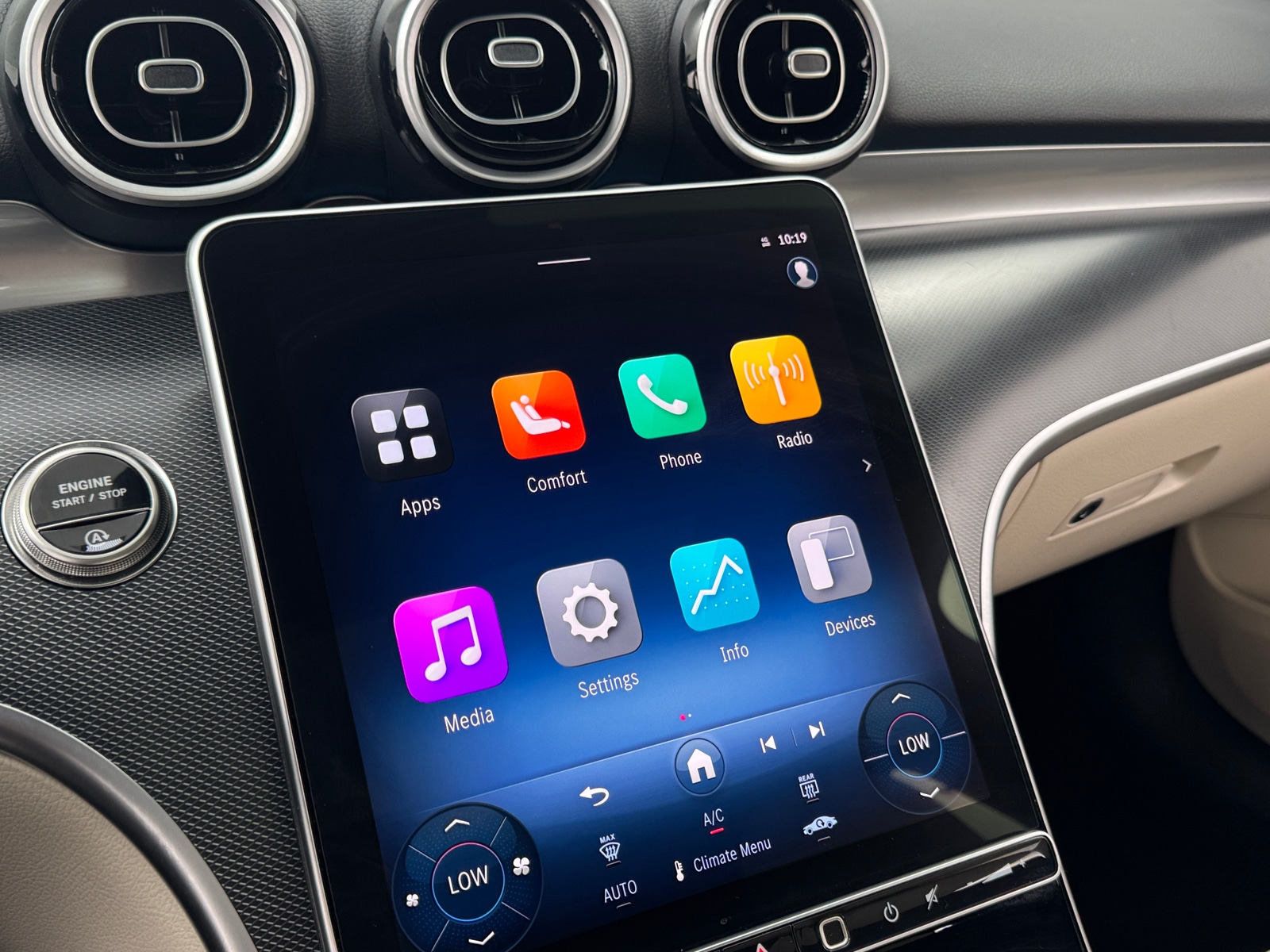 Thumbnail: 2025 Mercedes-Benz C-Class - 3