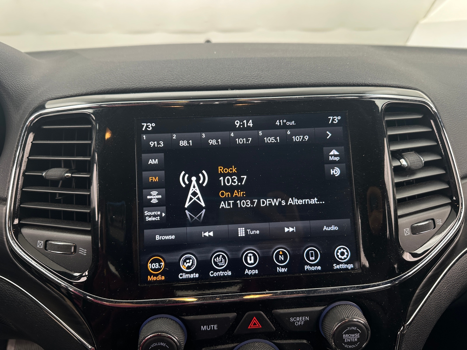 Thumbnail: 2021 Jeep Grand Cherokee - 3