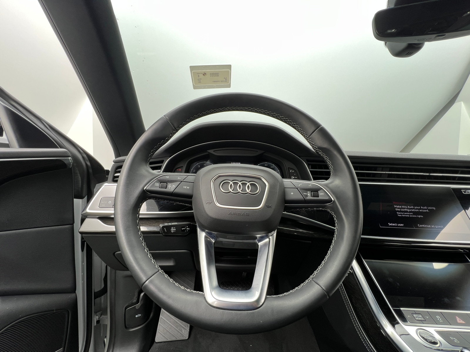 Thumbnail: 2023 Audi Q8 - 4