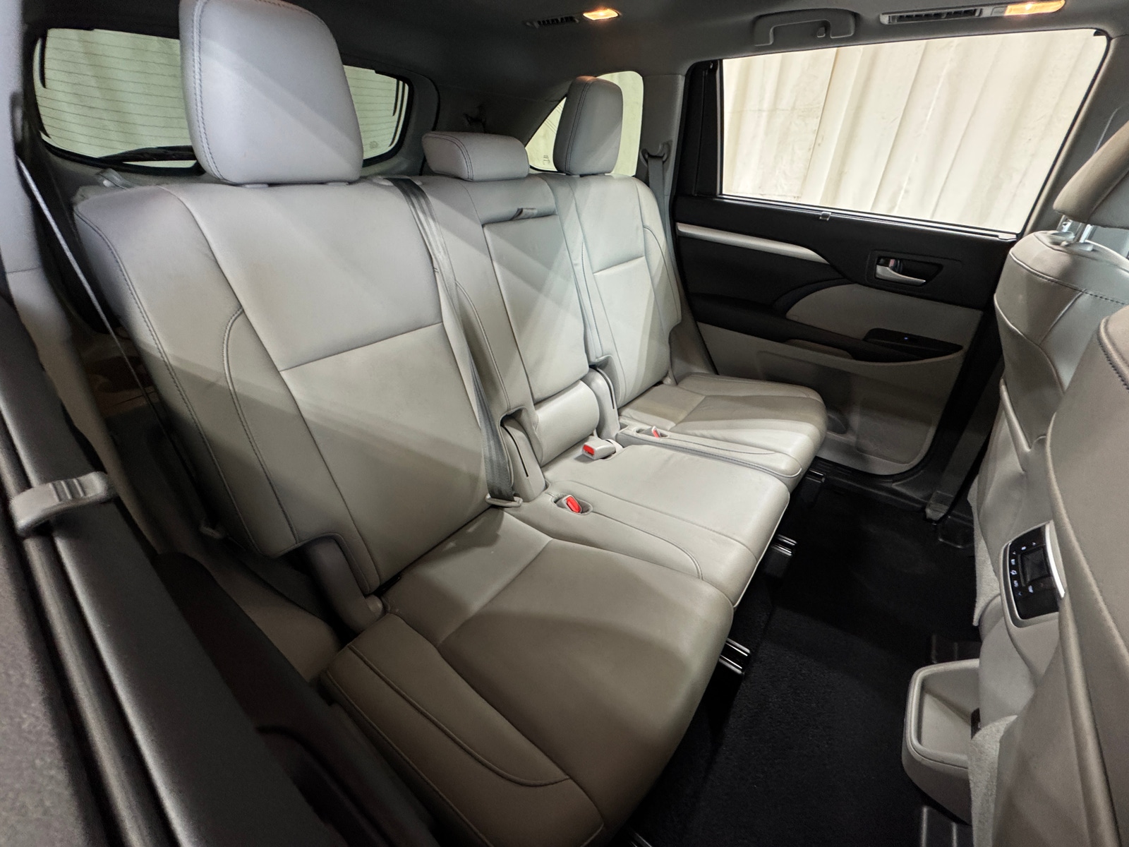 Thumbnail: 2018 Toyota Highlander - 5