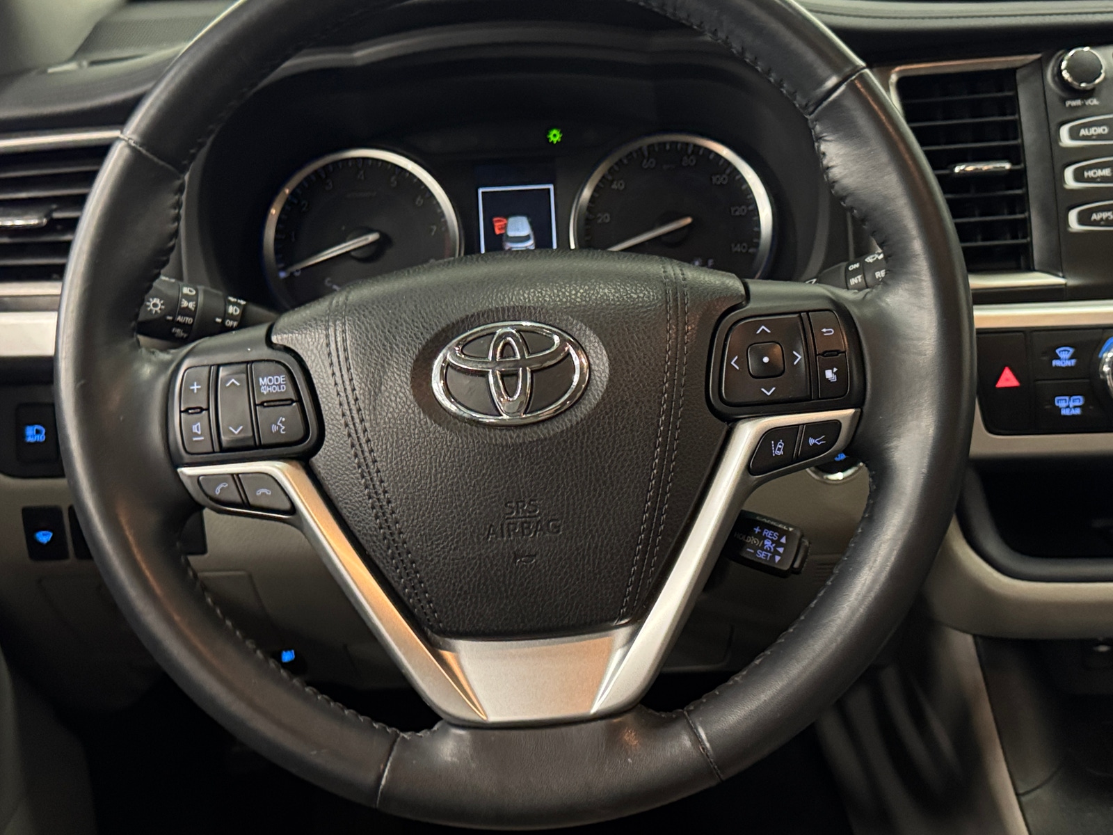 Thumbnail: 2018 Toyota Highlander - 4