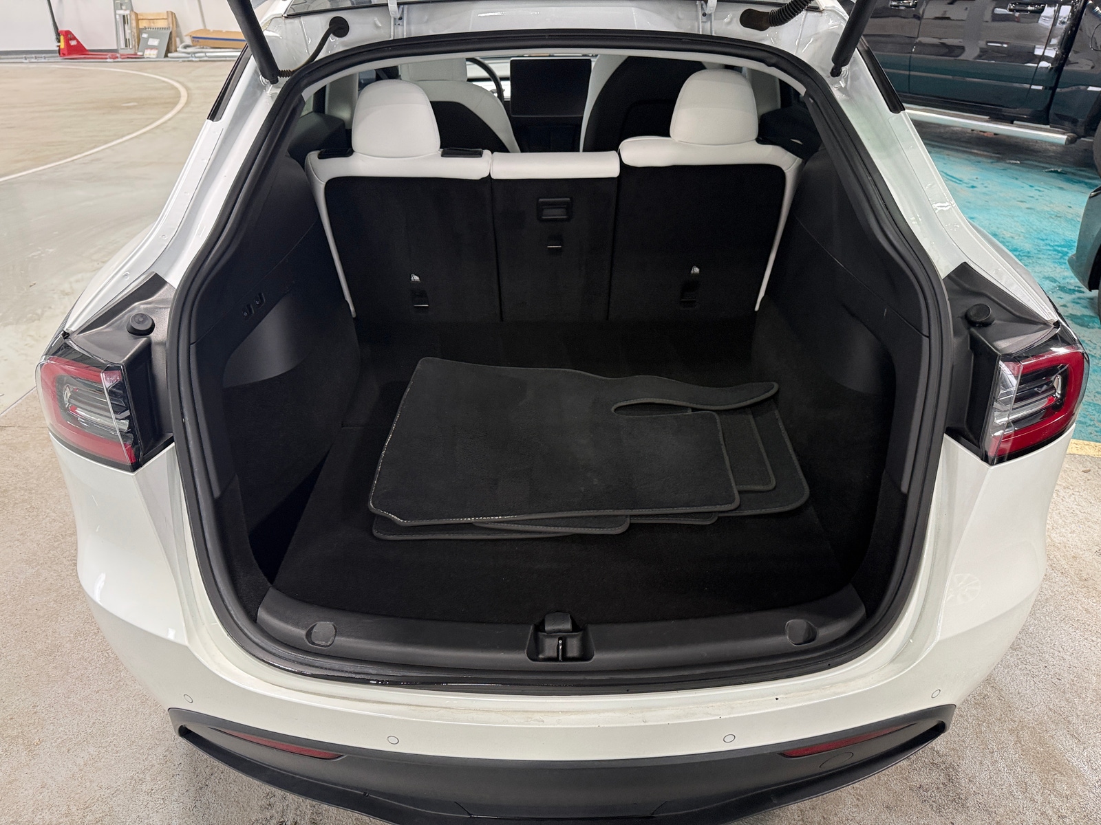 Thumbnail: 2022 Tesla Model Y - 5