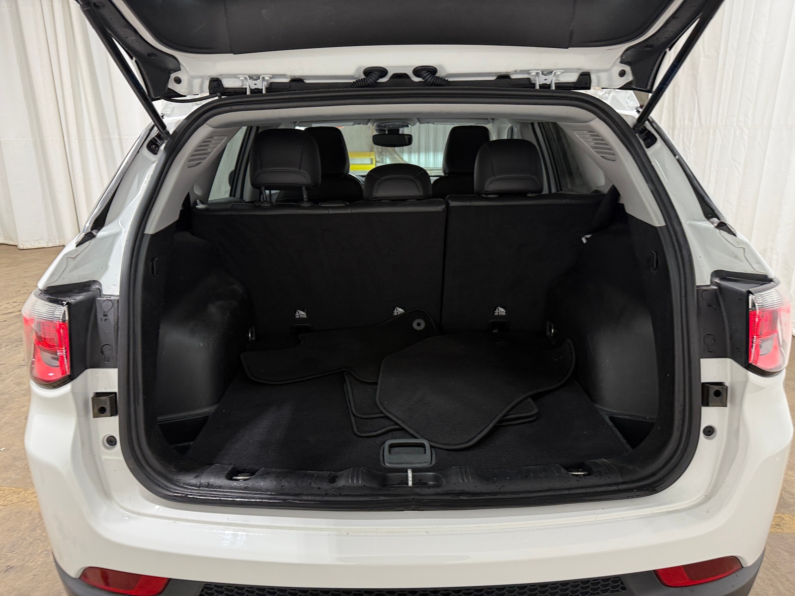 Thumbnail: 2022 Jeep Compass - 6