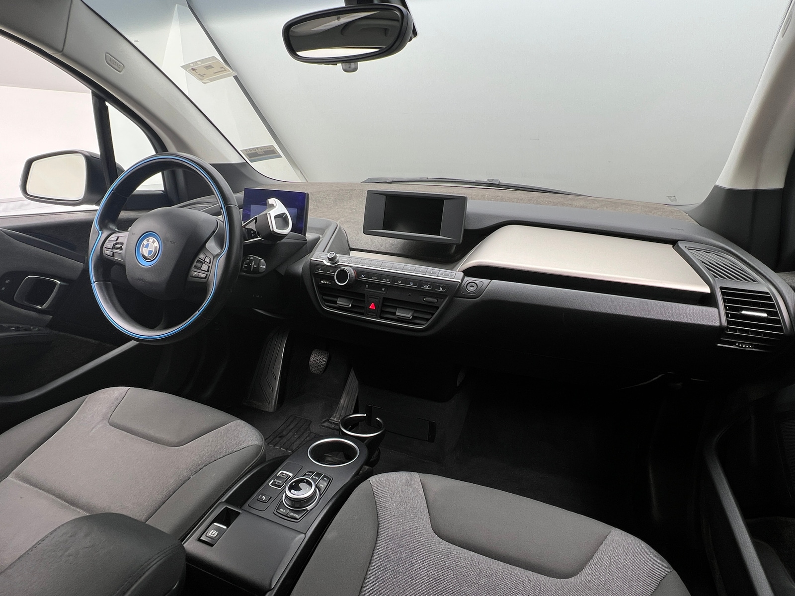 Thumbnail: 2017 BMW i3 - 3