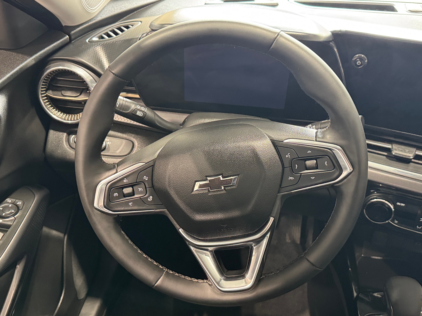 Thumbnail: 2025 Chevrolet Trax - 4