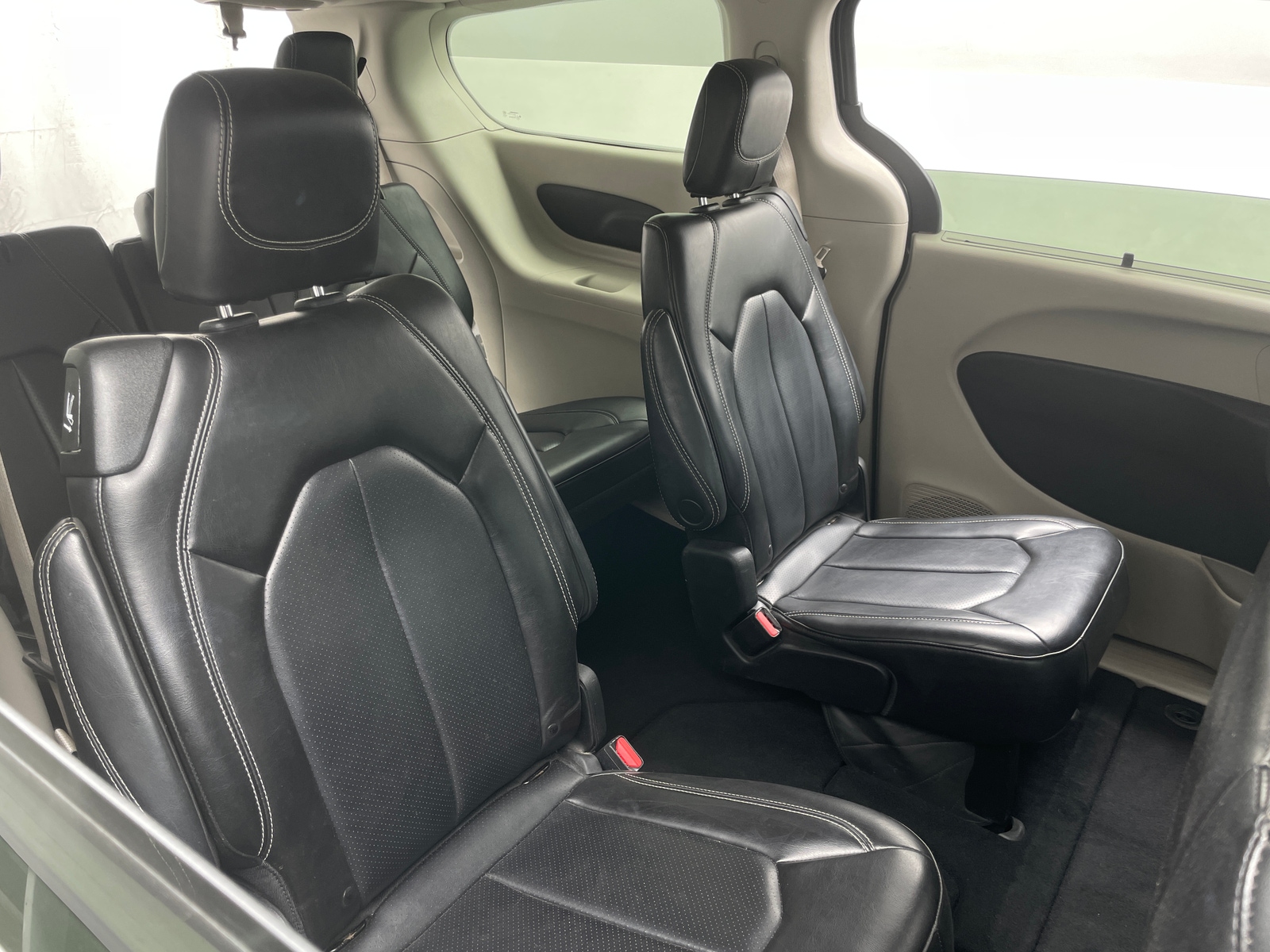 Thumbnail: 2023 Chrysler Pacifica - 5