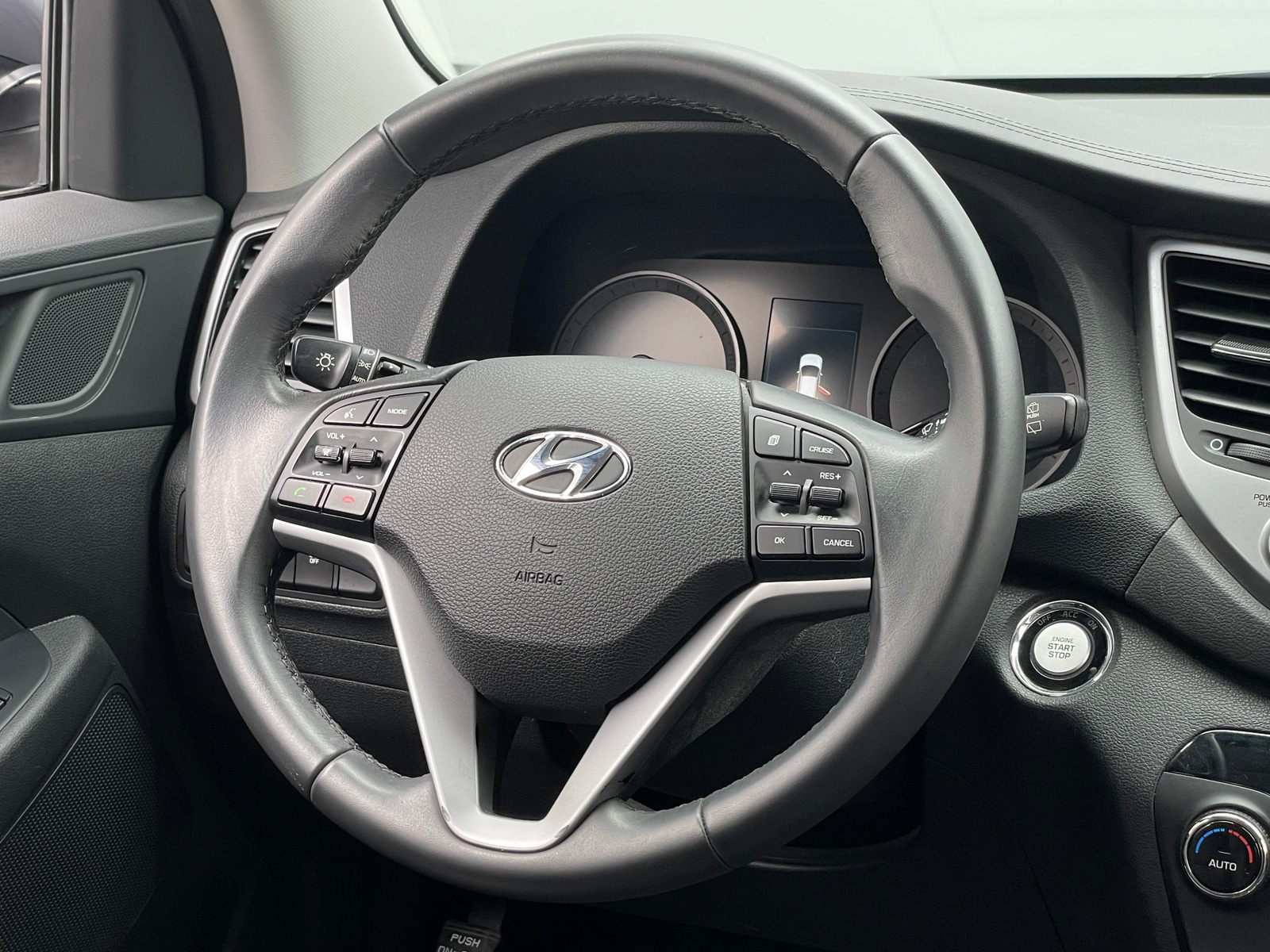 Thumbnail: 2017 Hyundai Tucson - 4