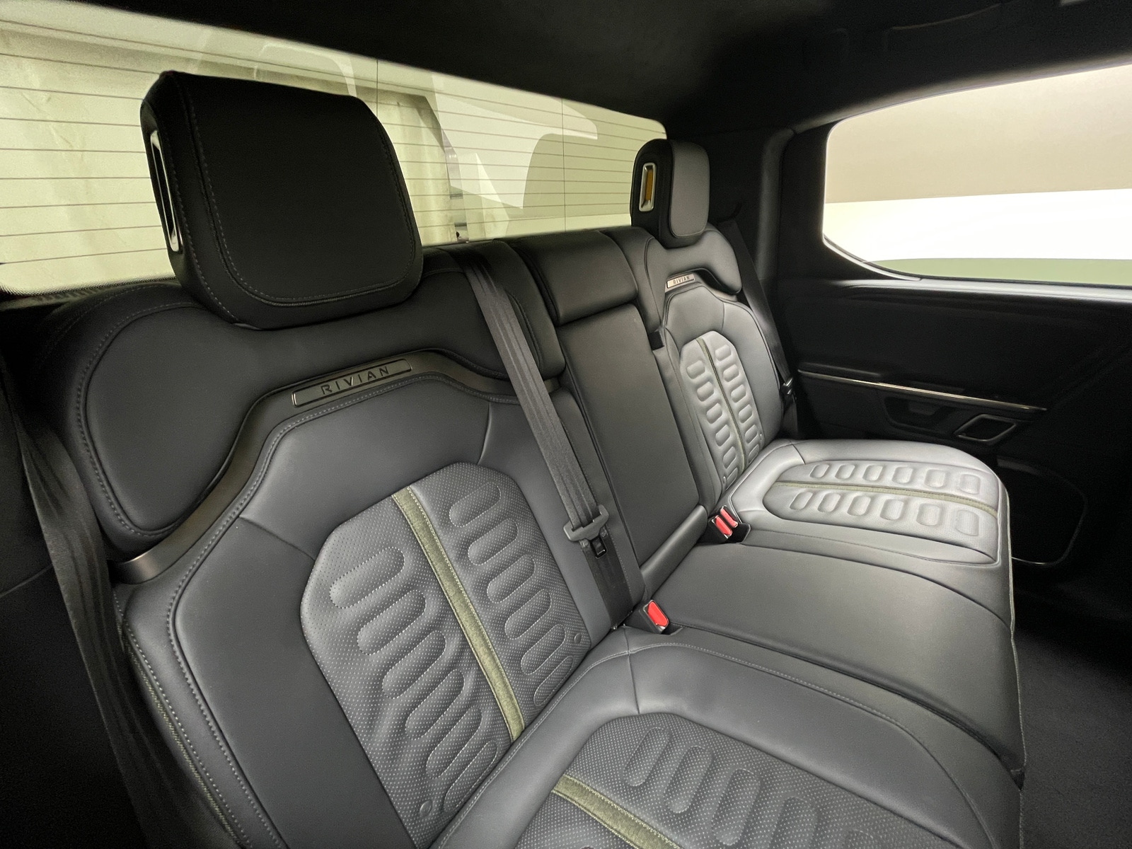 Thumbnail: 2023 Rivian R1T - 5