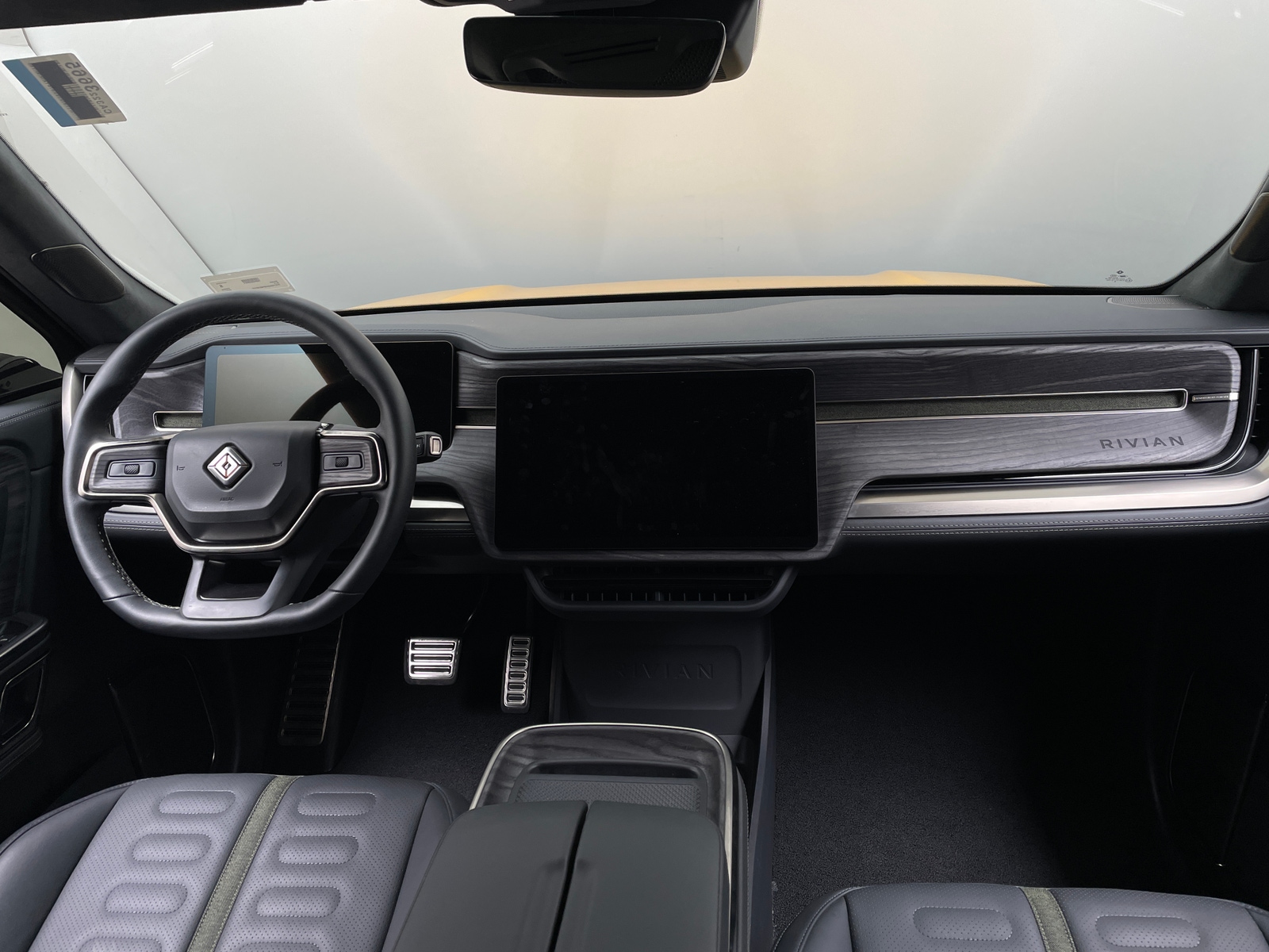 Thumbnail: 2023 Rivian R1T - 2