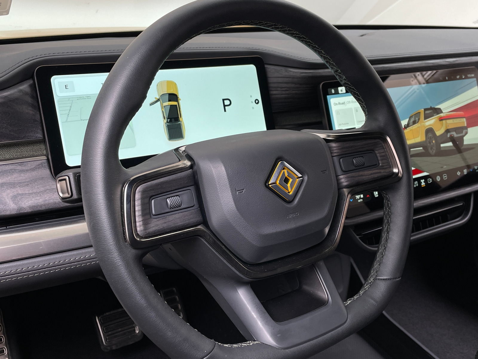 Thumbnail: 2023 Rivian R1T - 4