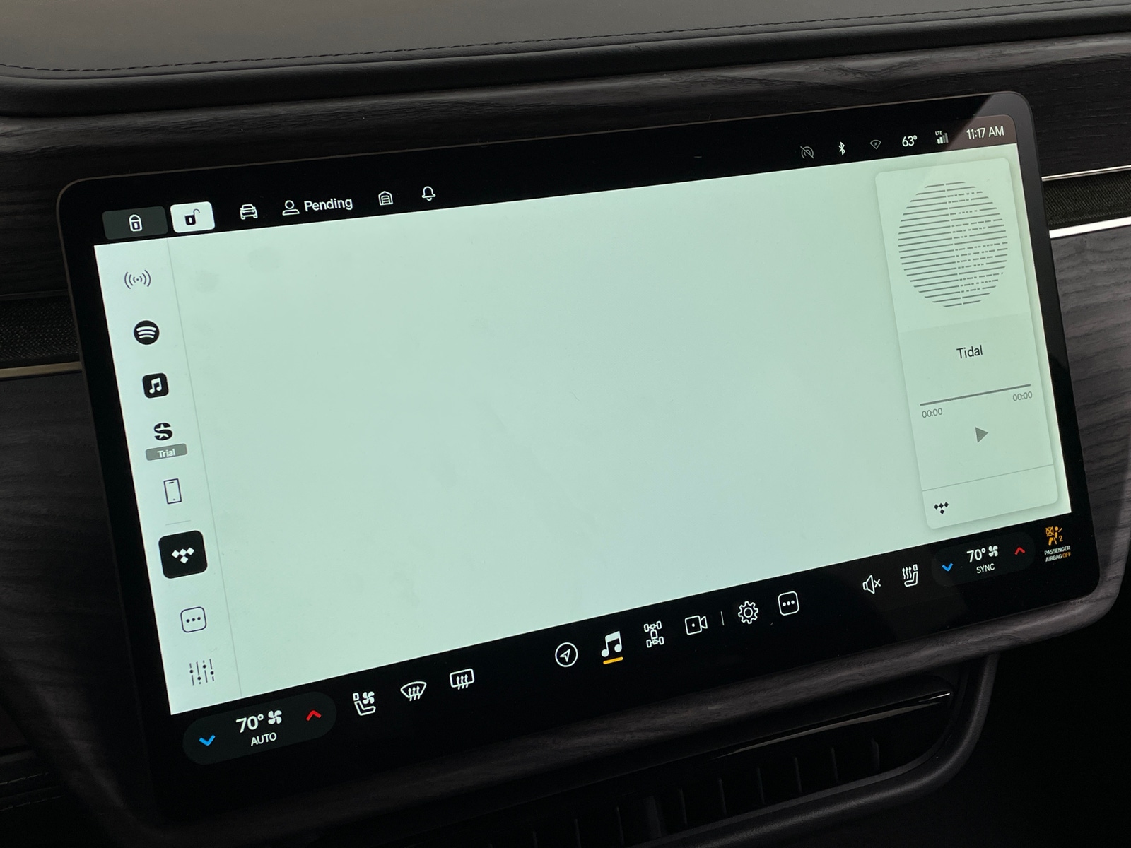 Thumbnail: 2023 Rivian R1T - 3