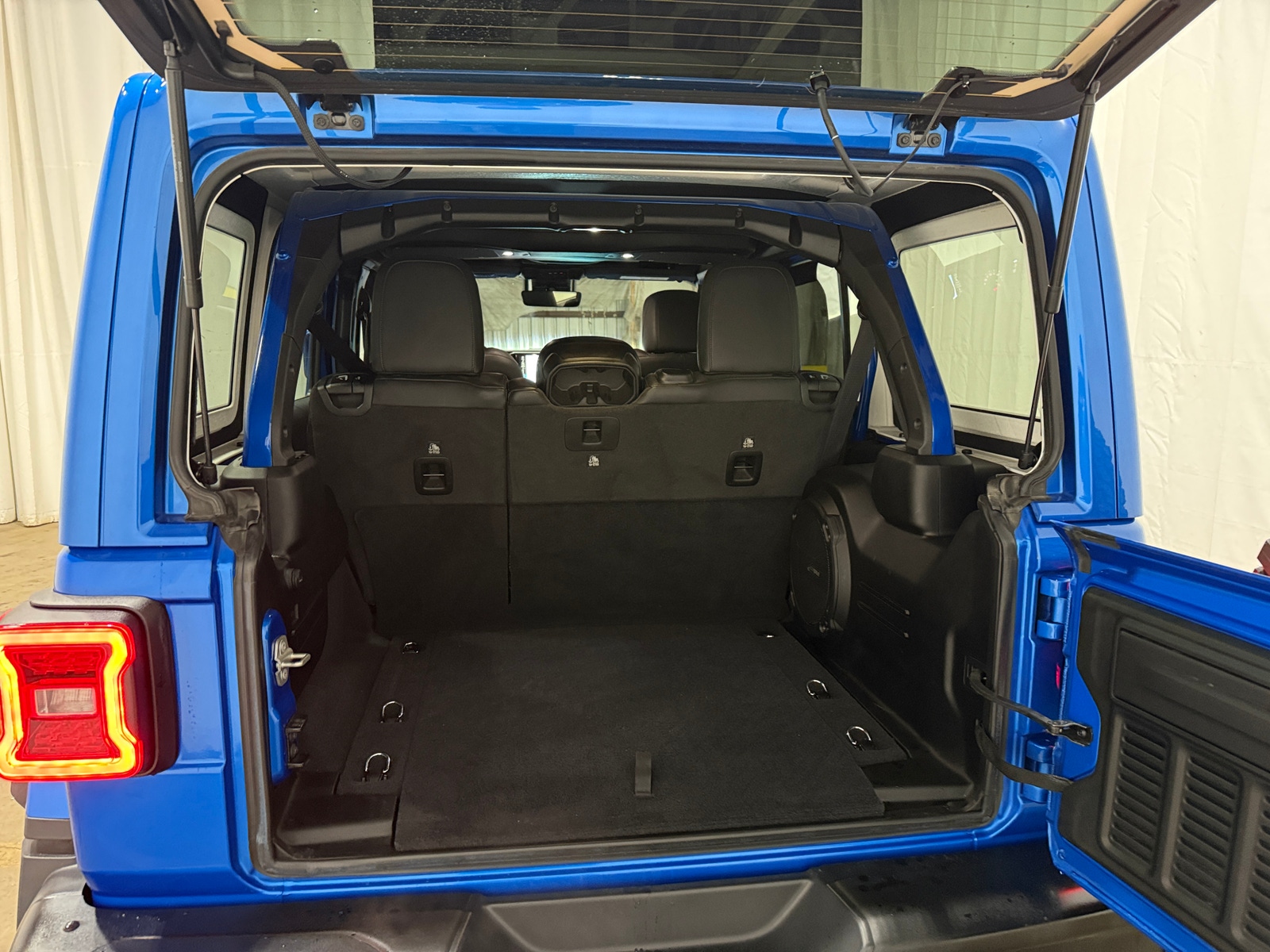 Thumbnail: 2024 Jeep Wrangler - 6