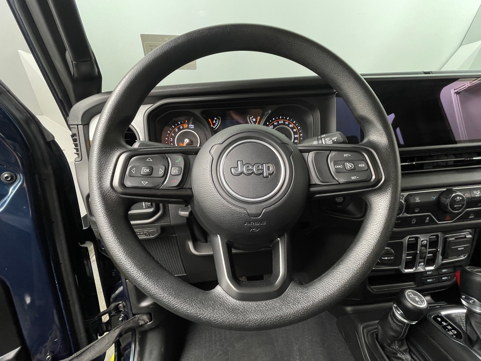 Thumbnail: 2025 Jeep Gladiator - 5