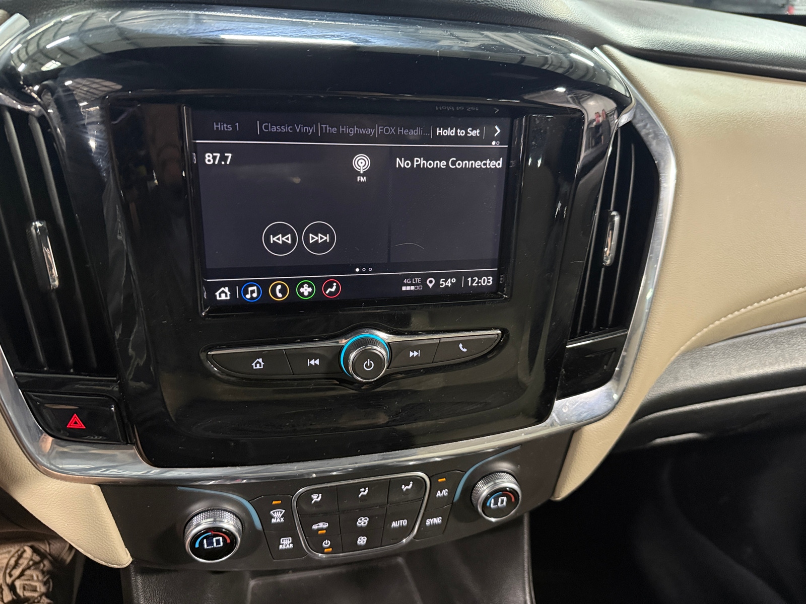 Thumbnail: 2023 Chevrolet Traverse - 4