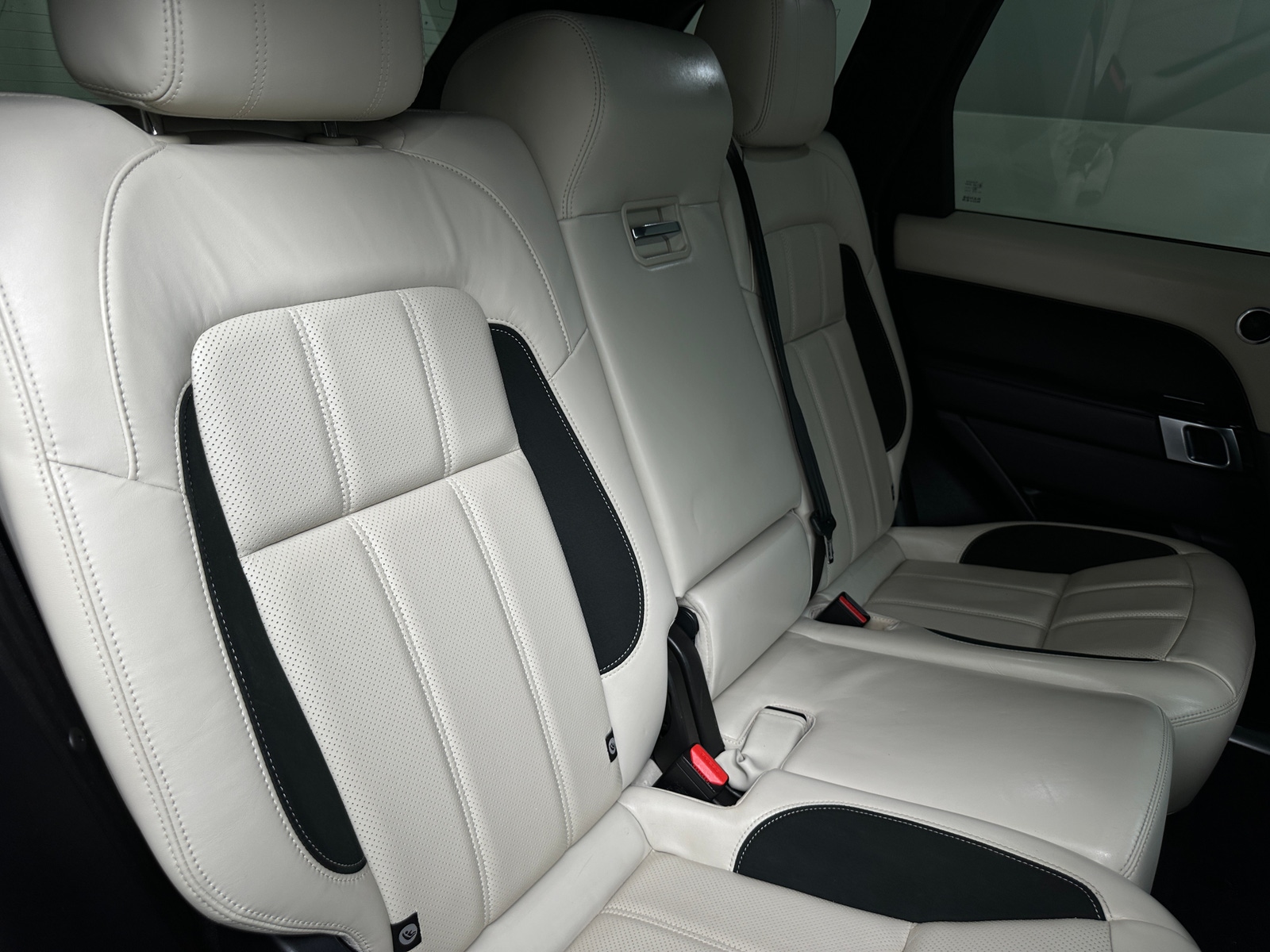 Thumbnail: 2022 Land Rover Range Rover Sport - 6