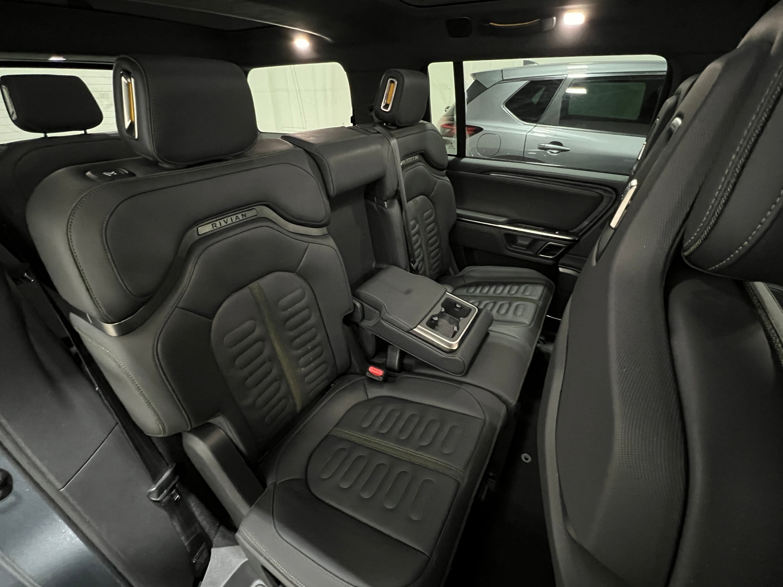 Thumbnail: 2023 Rivian R1S - 5