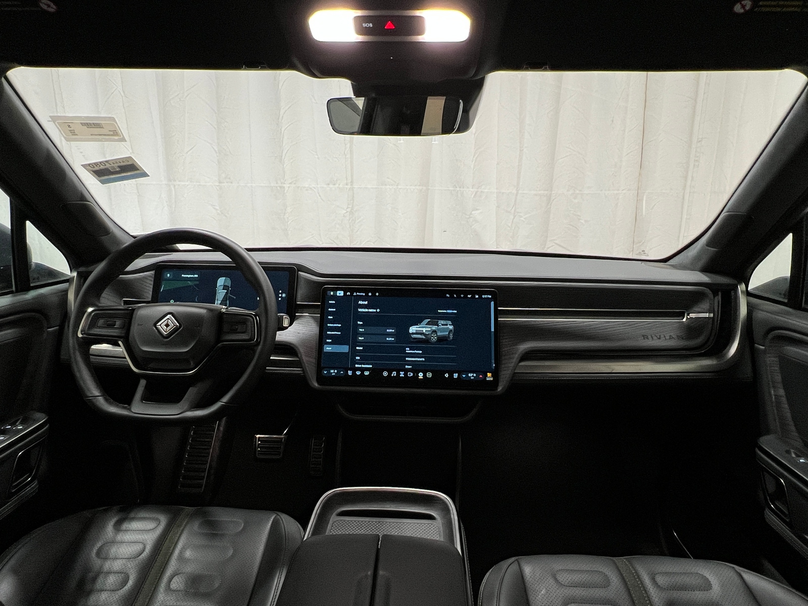 Thumbnail: 2023 Rivian R1S - 2