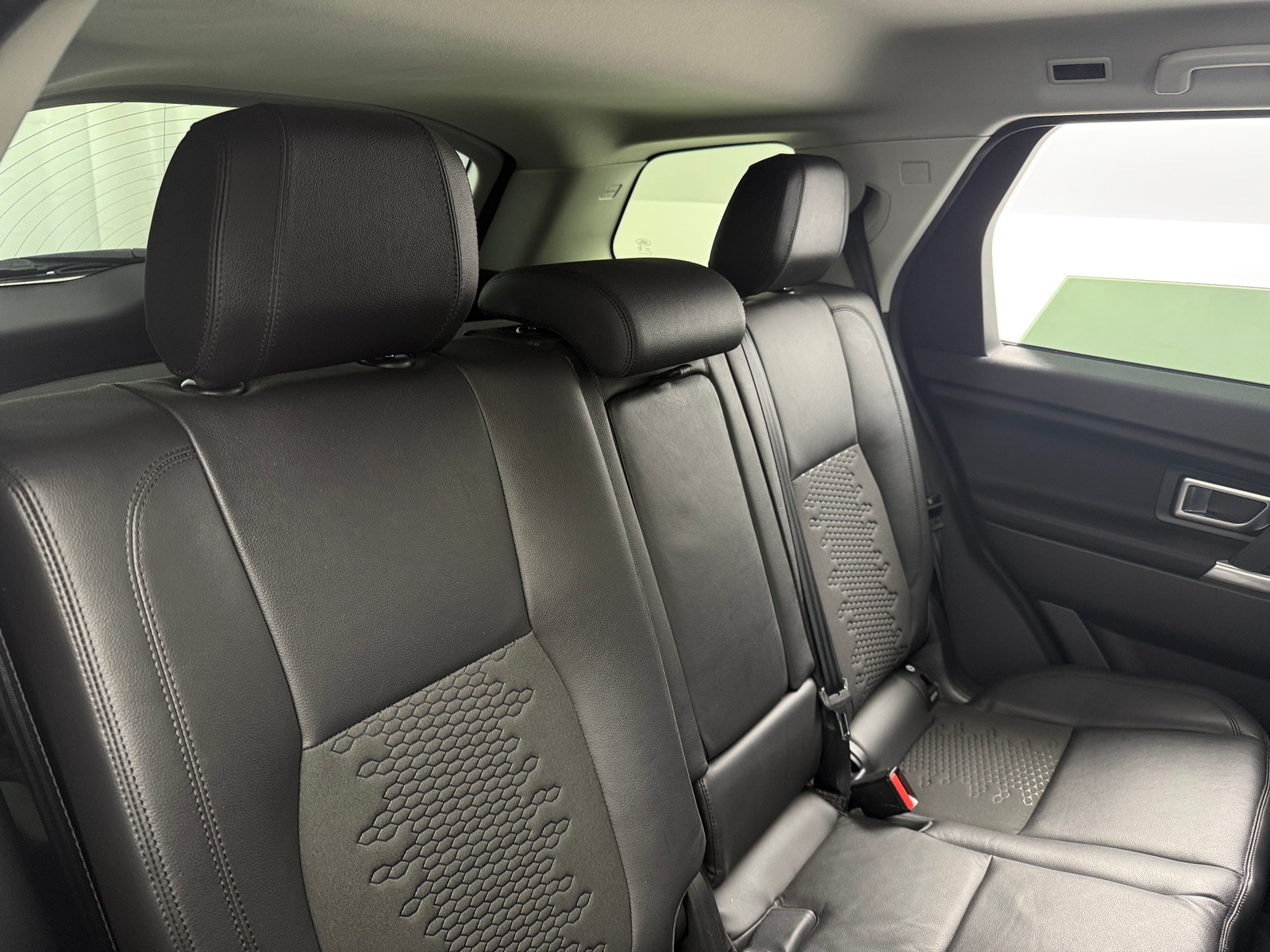 Thumbnail: 2019 Land Rover Discovery Sport - 5