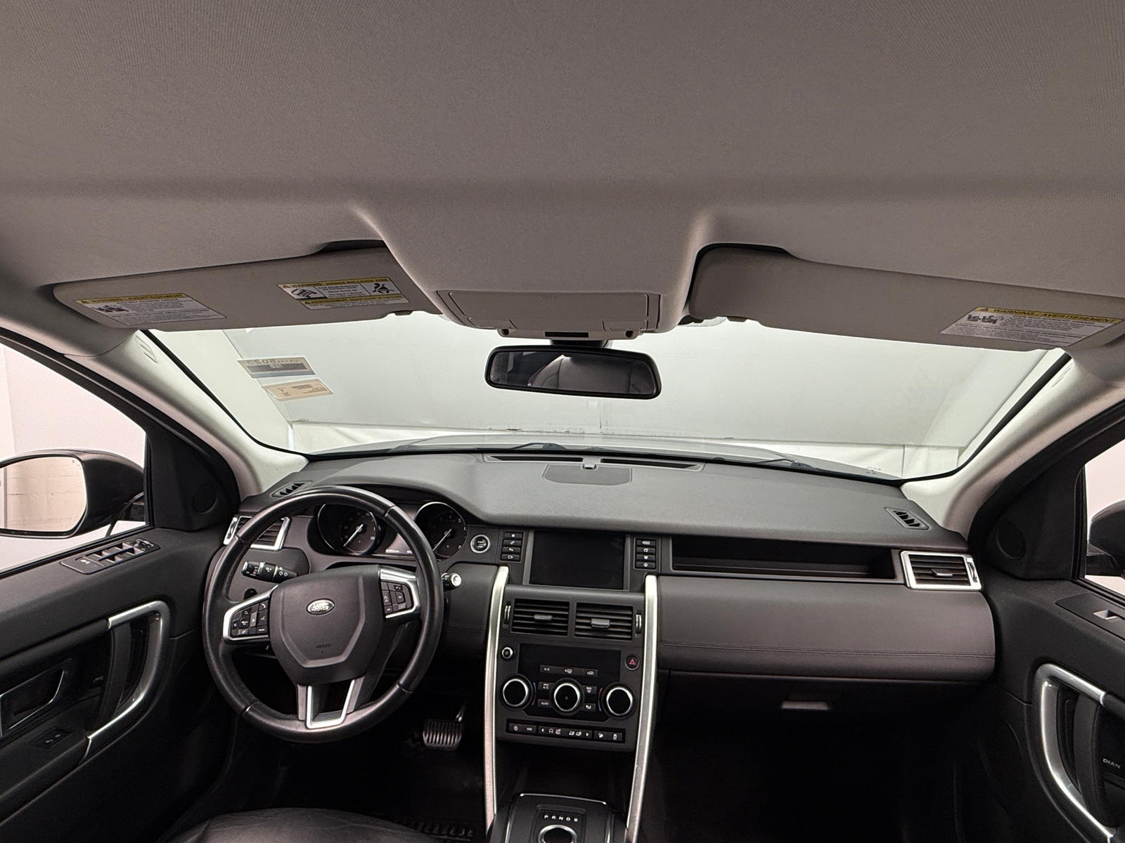 Thumbnail: 2019 Land Rover Discovery Sport - 2