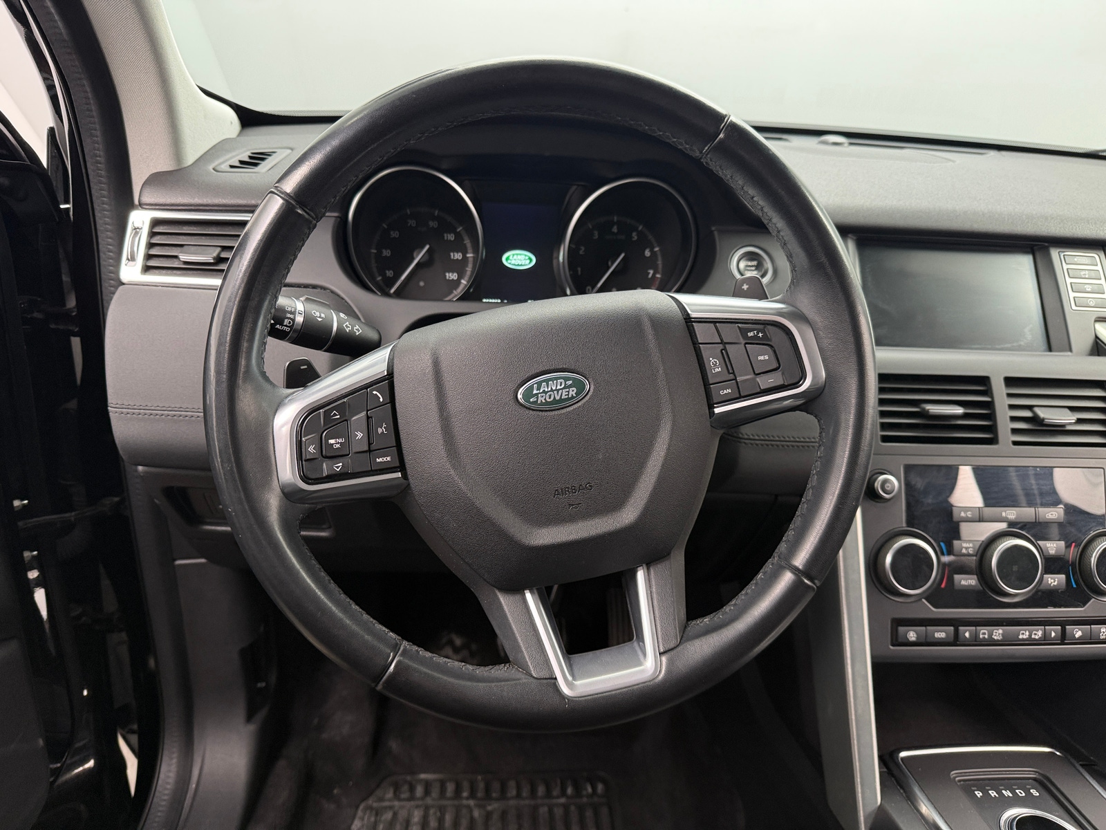 Thumbnail: 2019 Land Rover Discovery Sport - 4