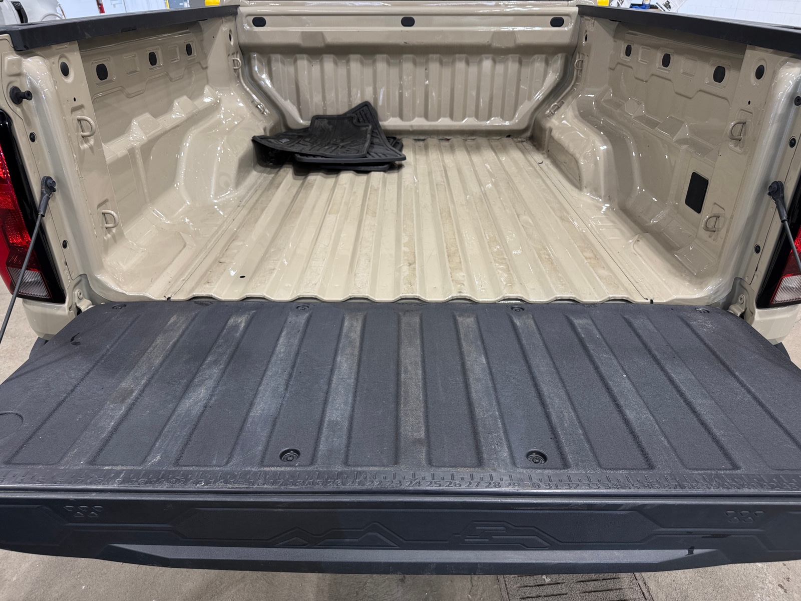 Thumbnail: 2024 Chevrolet Colorado - 7