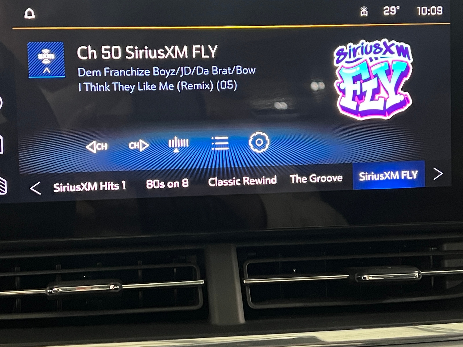 Thumbnail: 2025 Chevrolet Trax - 4